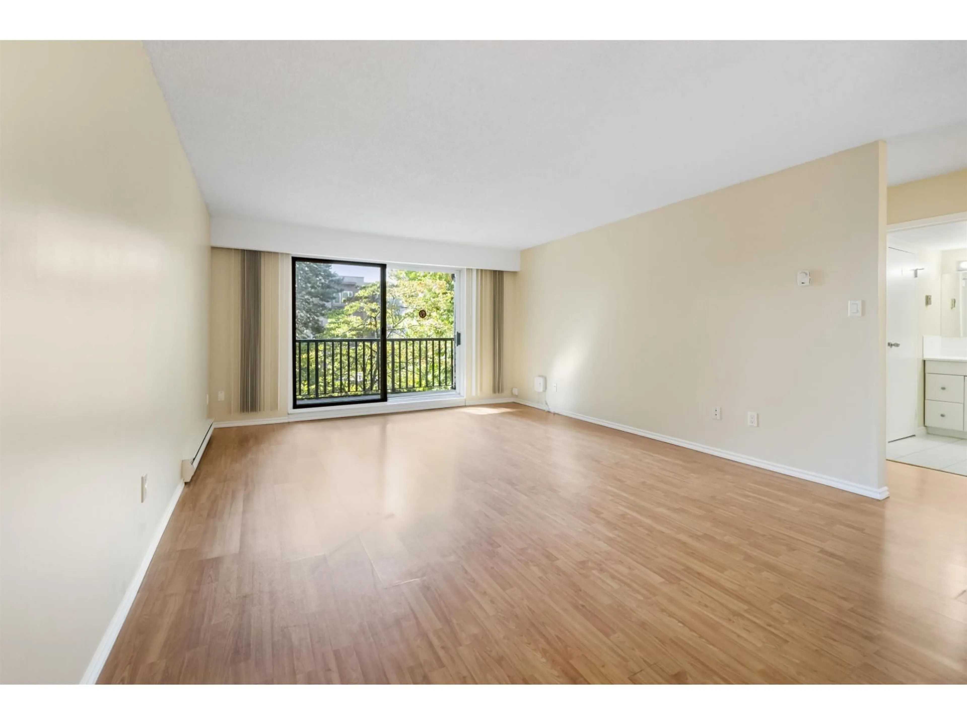 A pic of a room for 209 - 15268 100, Surrey British Columbia V3R7V1