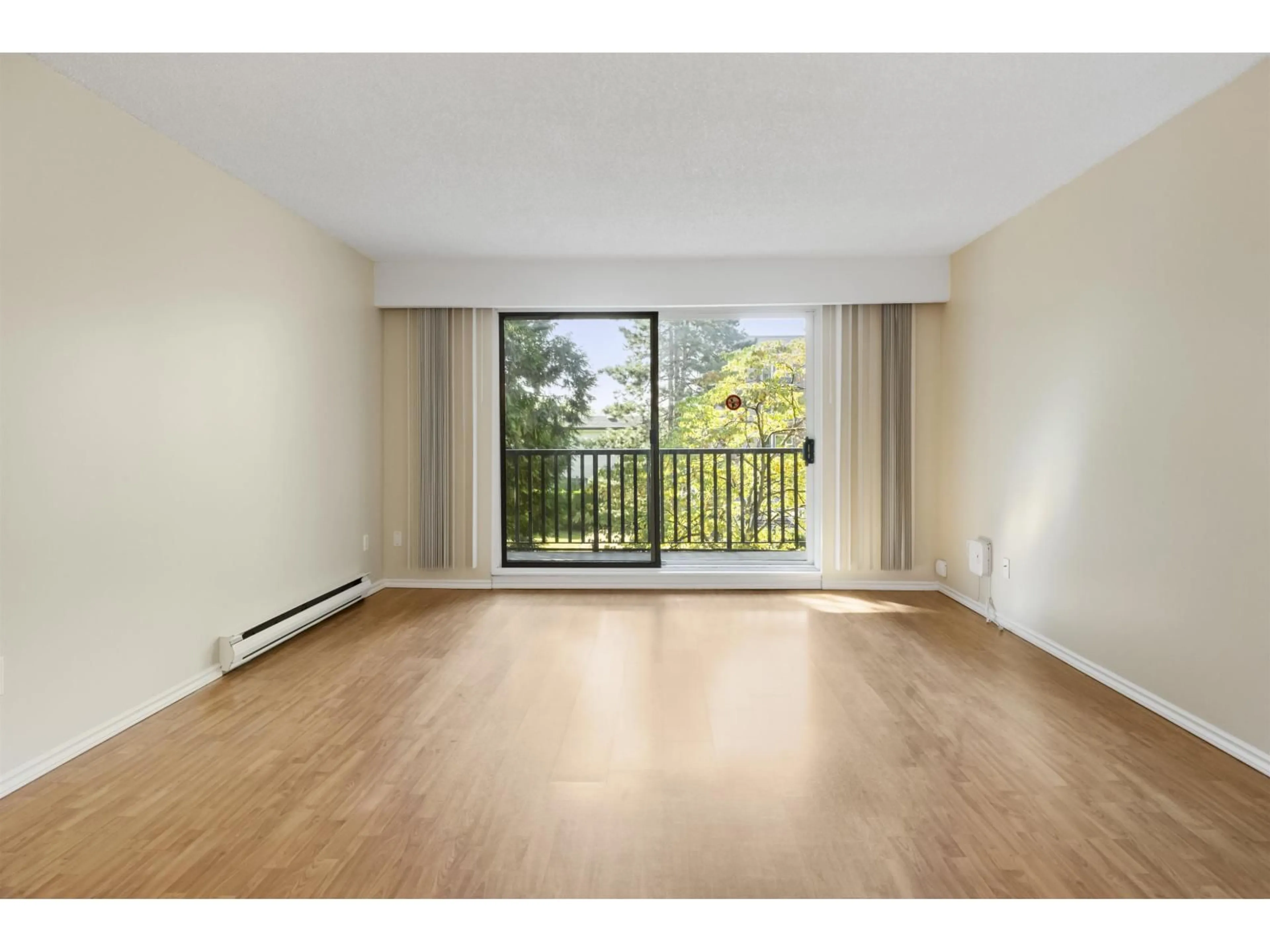 A pic of a room for 209 - 15268 100, Surrey British Columbia V3R7V1