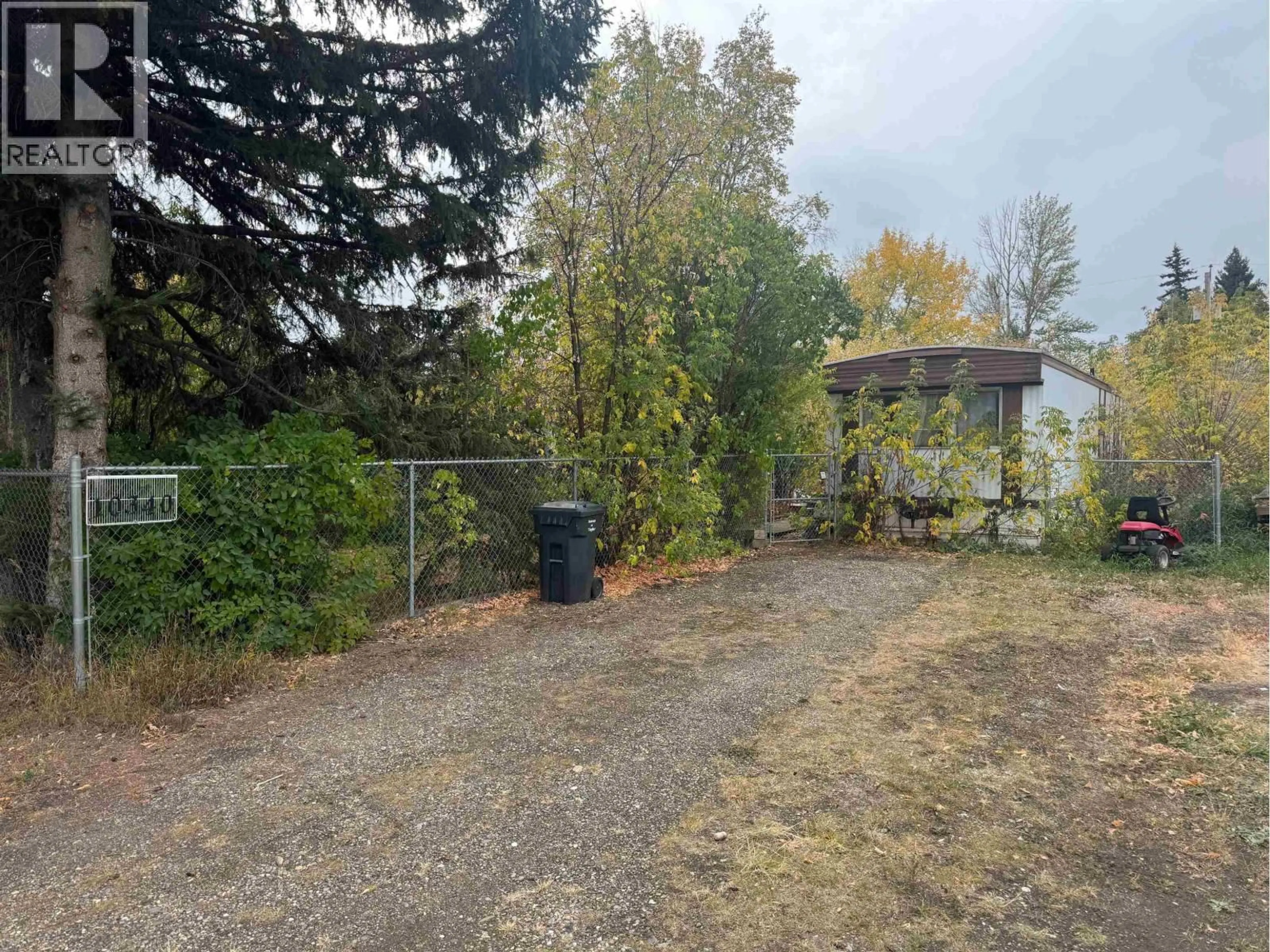A pic from outside/outdoor area/front of a property/back of a property/a pic from drone, unknown for 10340 99 STREET, Taylor British Columbia V0C2K0