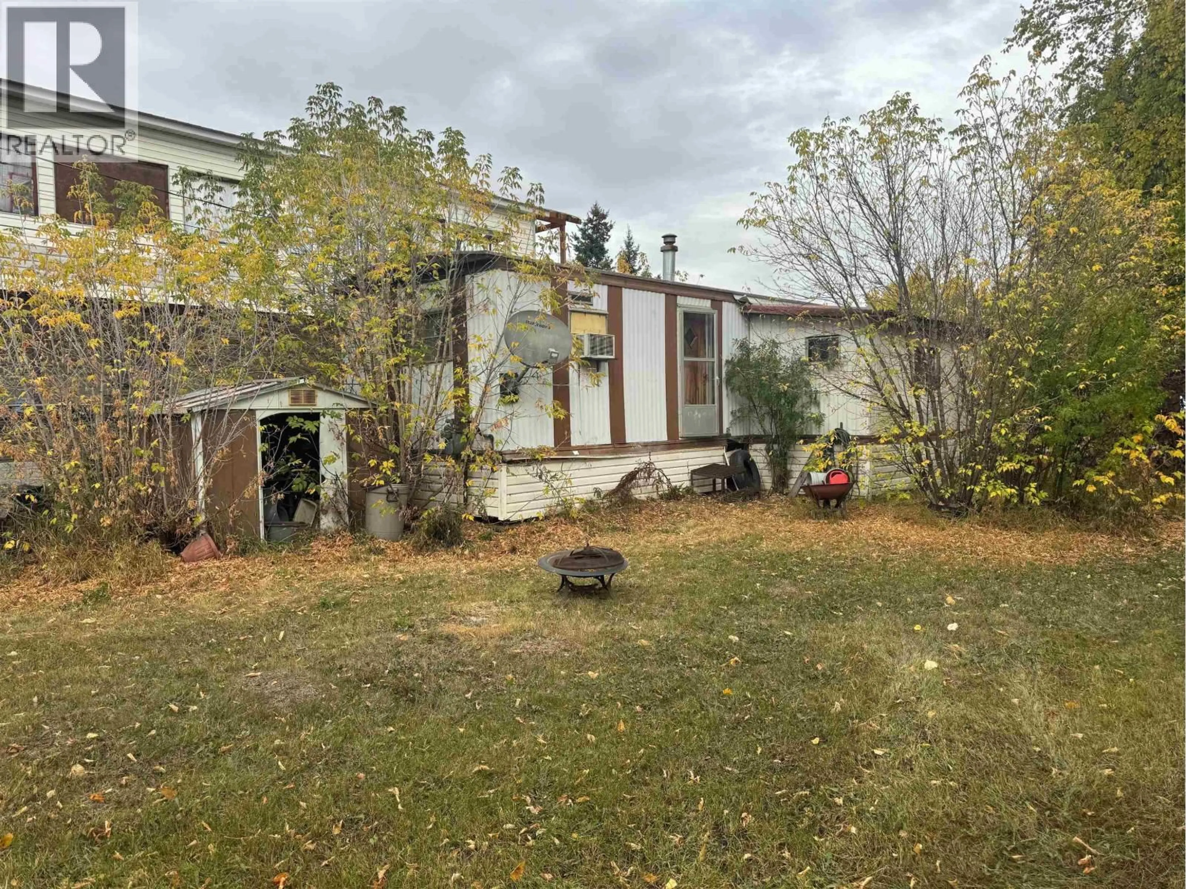 A pic from outside/outdoor area/front of a property/back of a property/a pic from drone, unknown for 10340 99 STREET, Taylor British Columbia V0C2K0