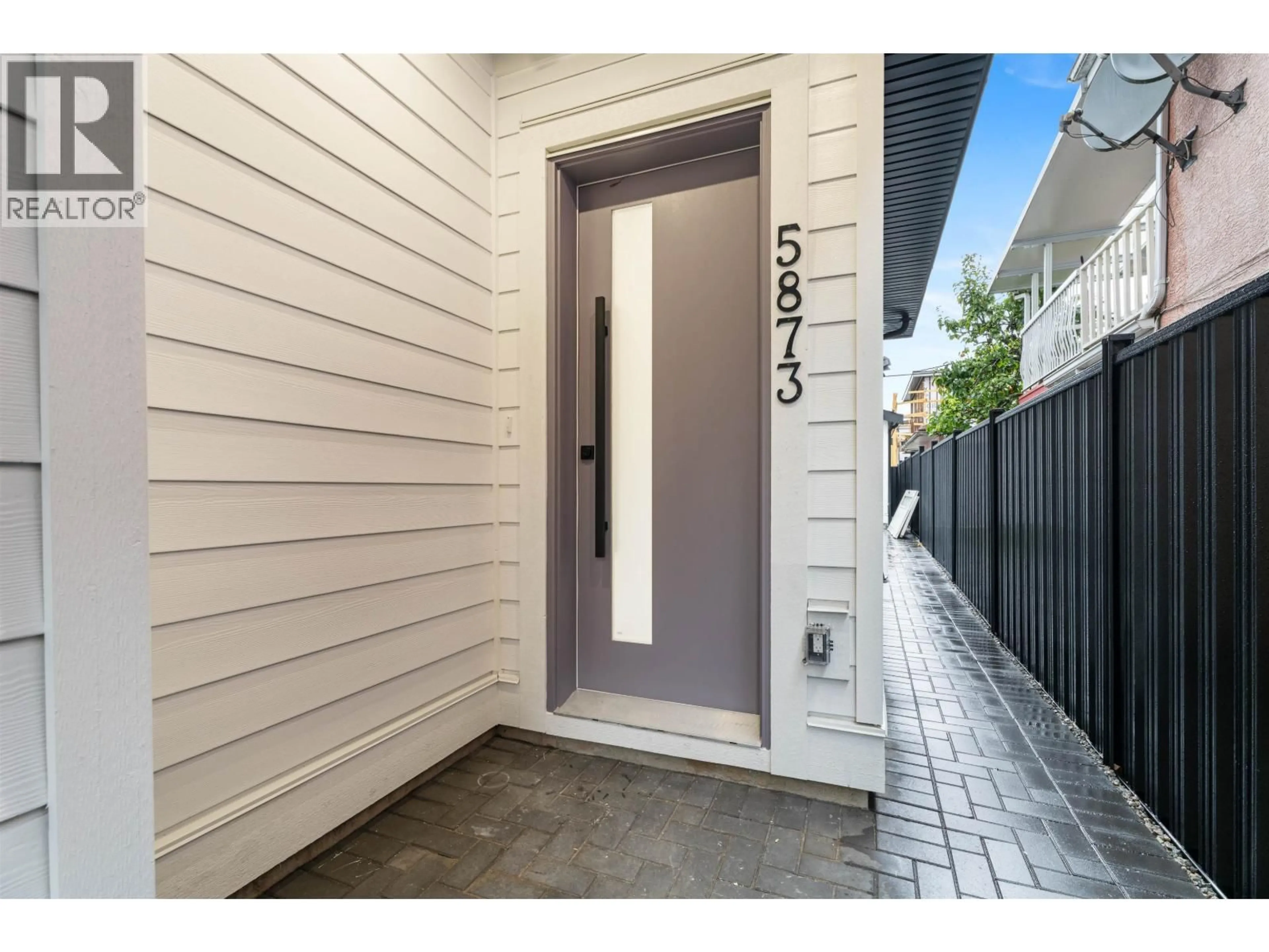 Indoor entryway for 5873 CULLODEN STREET, Vancouver British Columbia V5W3S1