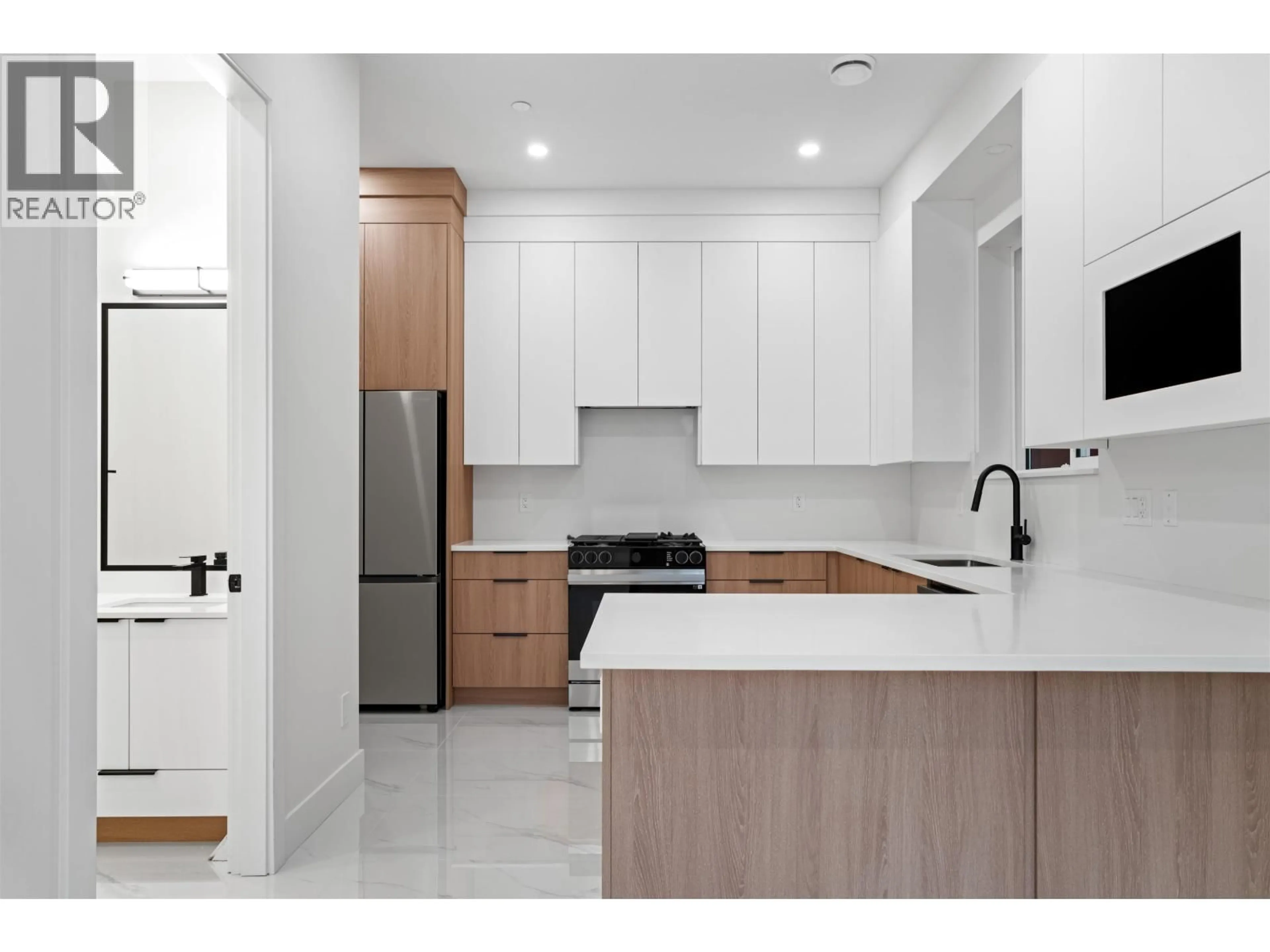 Unknown for 5873 CULLODEN STREET, Vancouver British Columbia V5W3S1