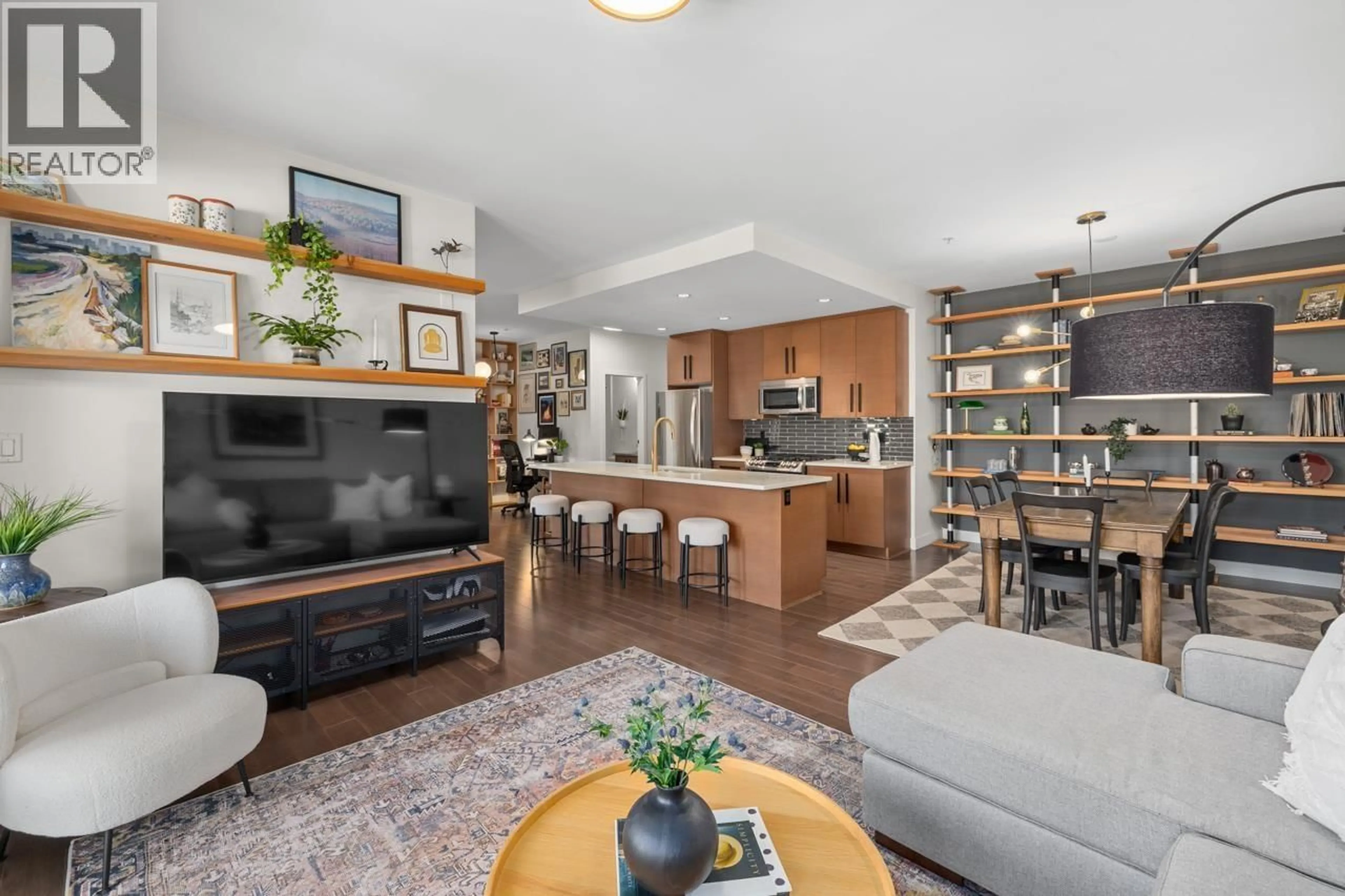 Living room with furniture, unknown for 310 - 3294 MT SEYMOUR PARKWAY, North Vancouver British Columbia V7H0B1
