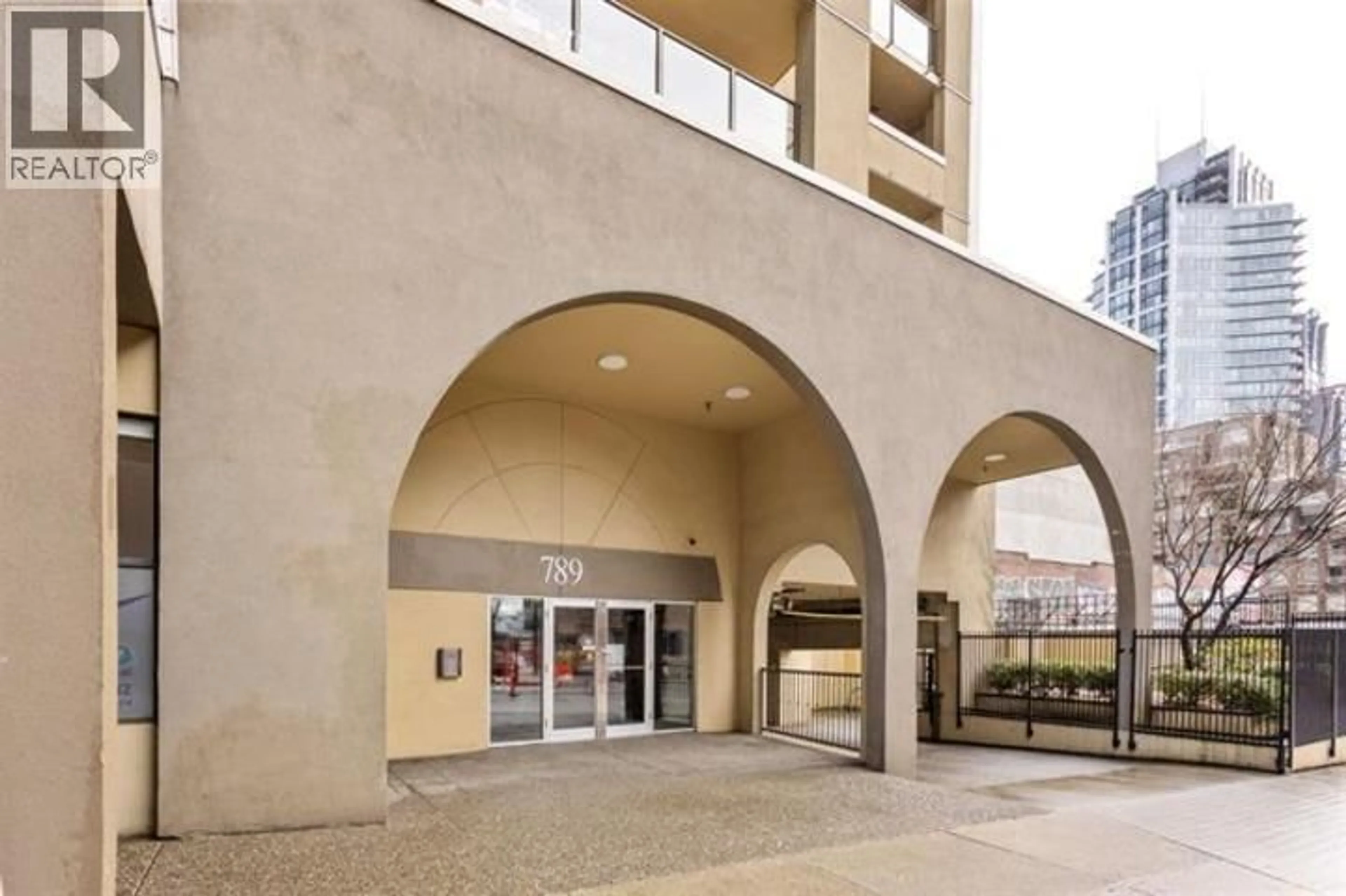 Indoor foyer for 404 - 789 DRAKE STREET, Vancouver British Columbia V6Z2N7