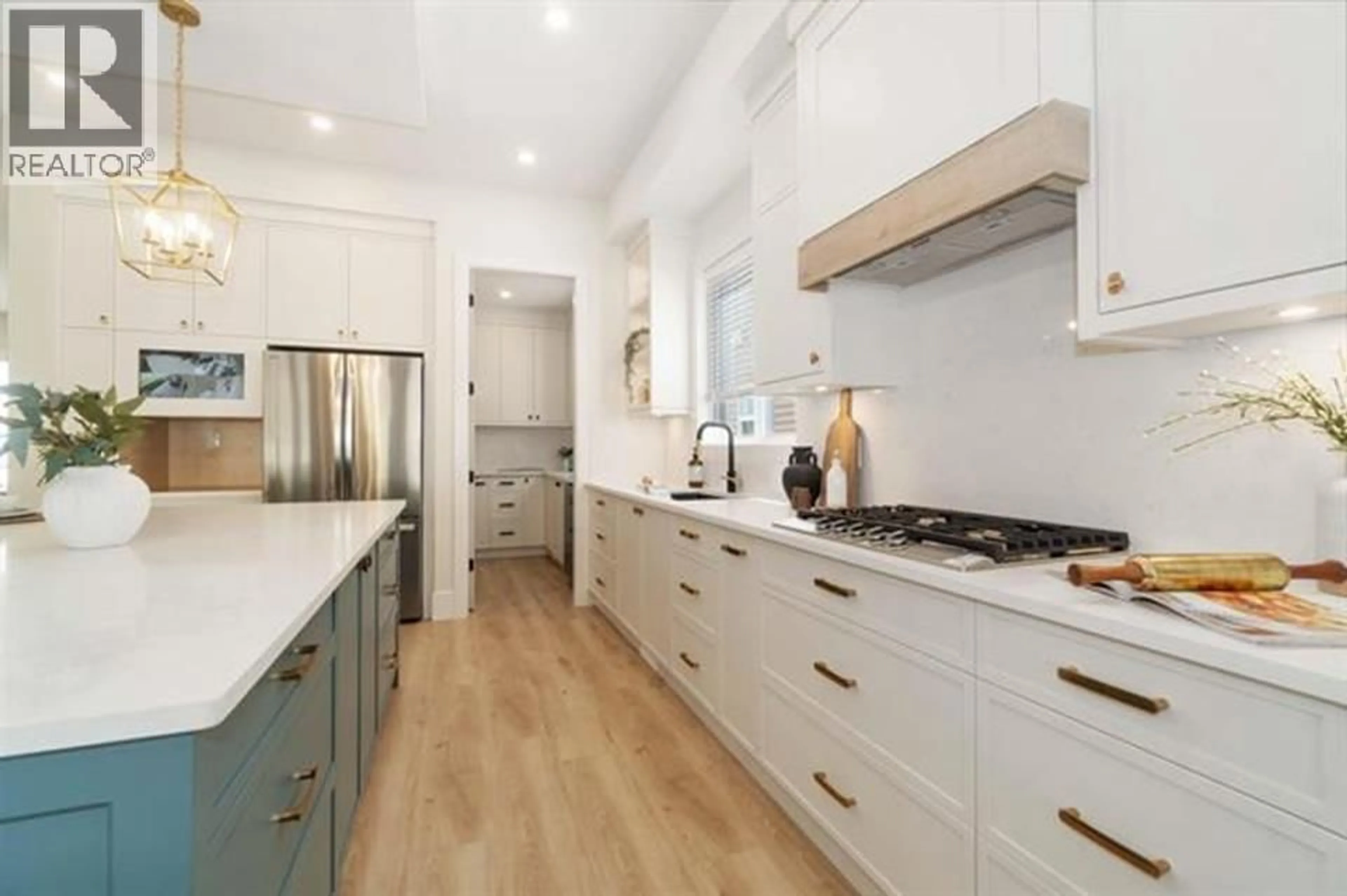 Contemporary kitchen, unknown for 3456A DARWIN AVENUE, Coquitlam British Columbia V3B0E5