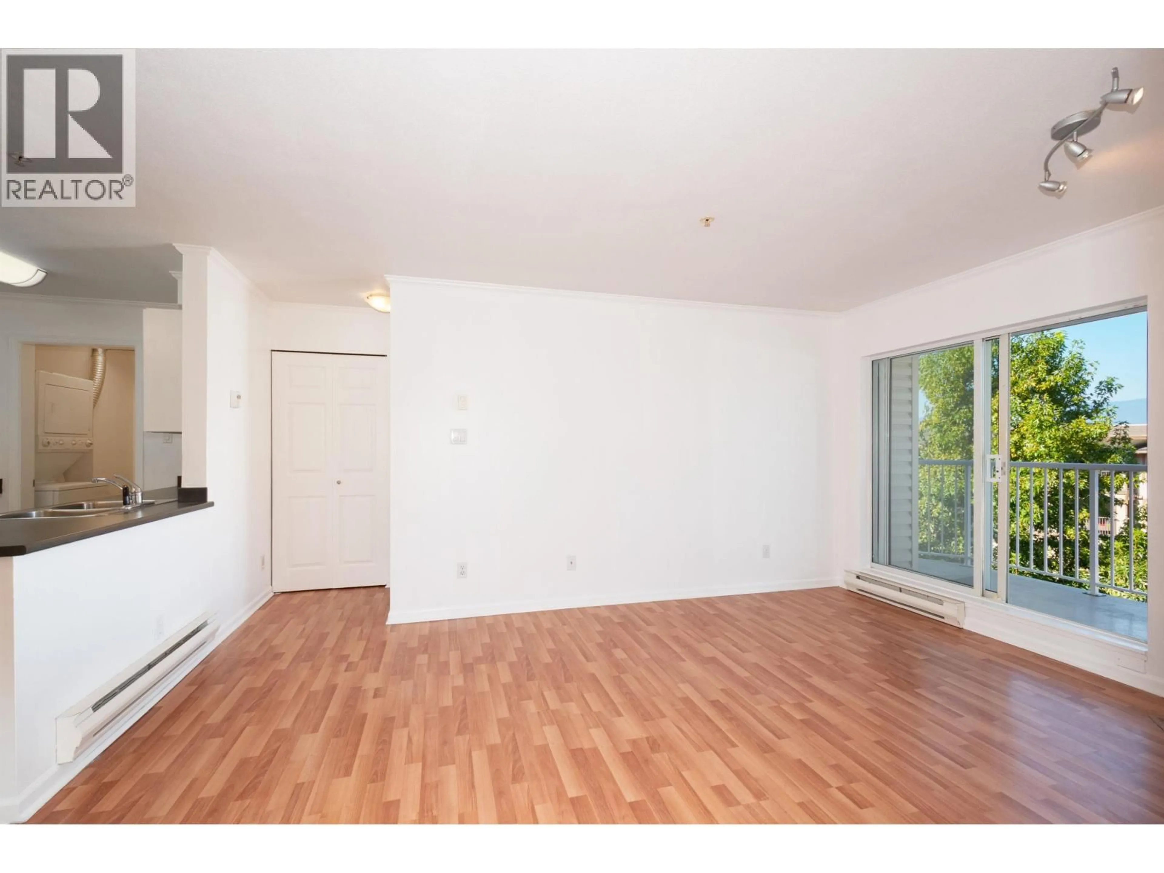 A pic of a room for 403 - 12206 224 STREET, Maple Ridge British Columbia V2X6B8