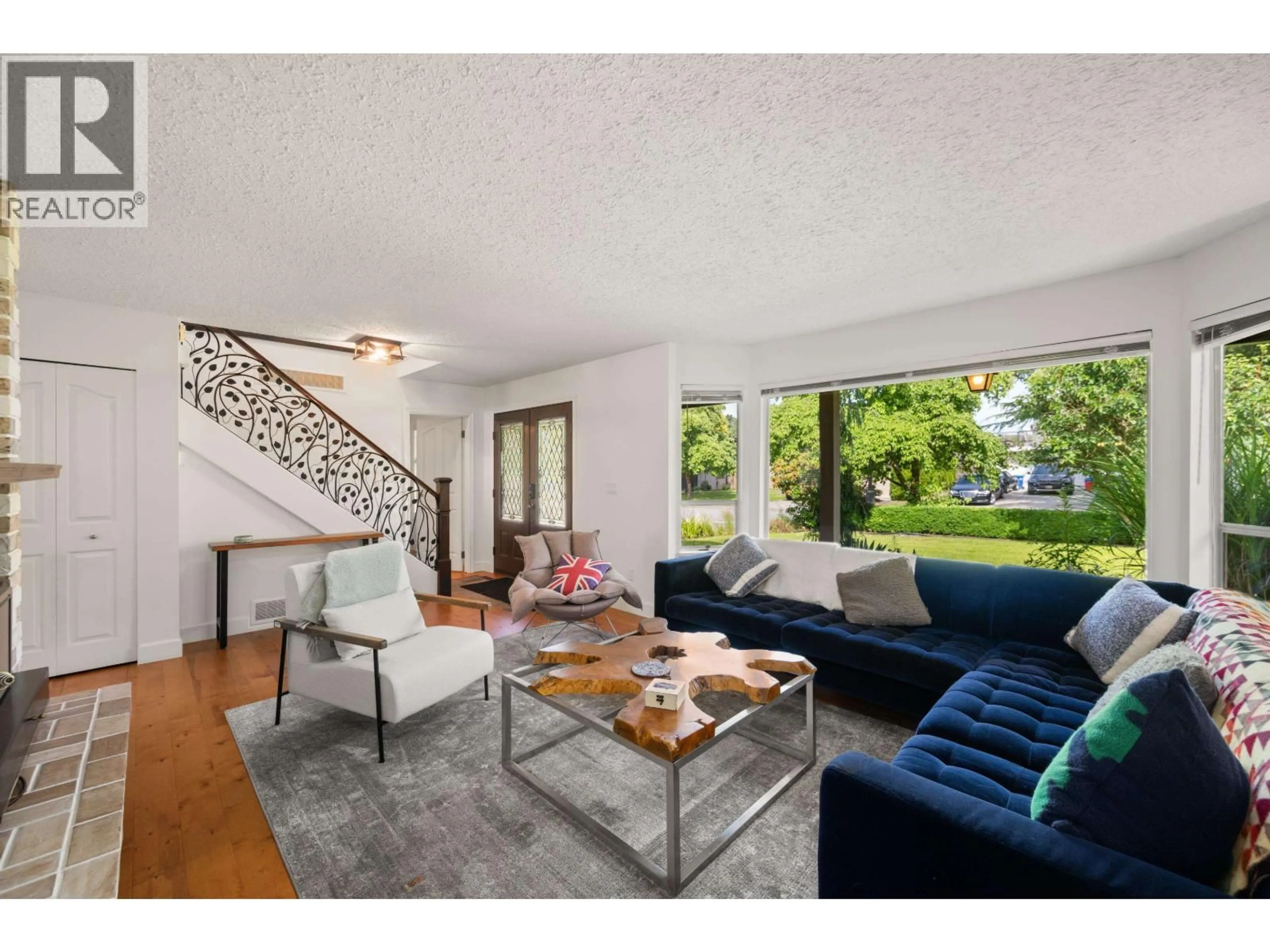 Living room with furniture, unknown for 12449 SKILLEN STREET, Maple Ridge British Columbia V4R2M5