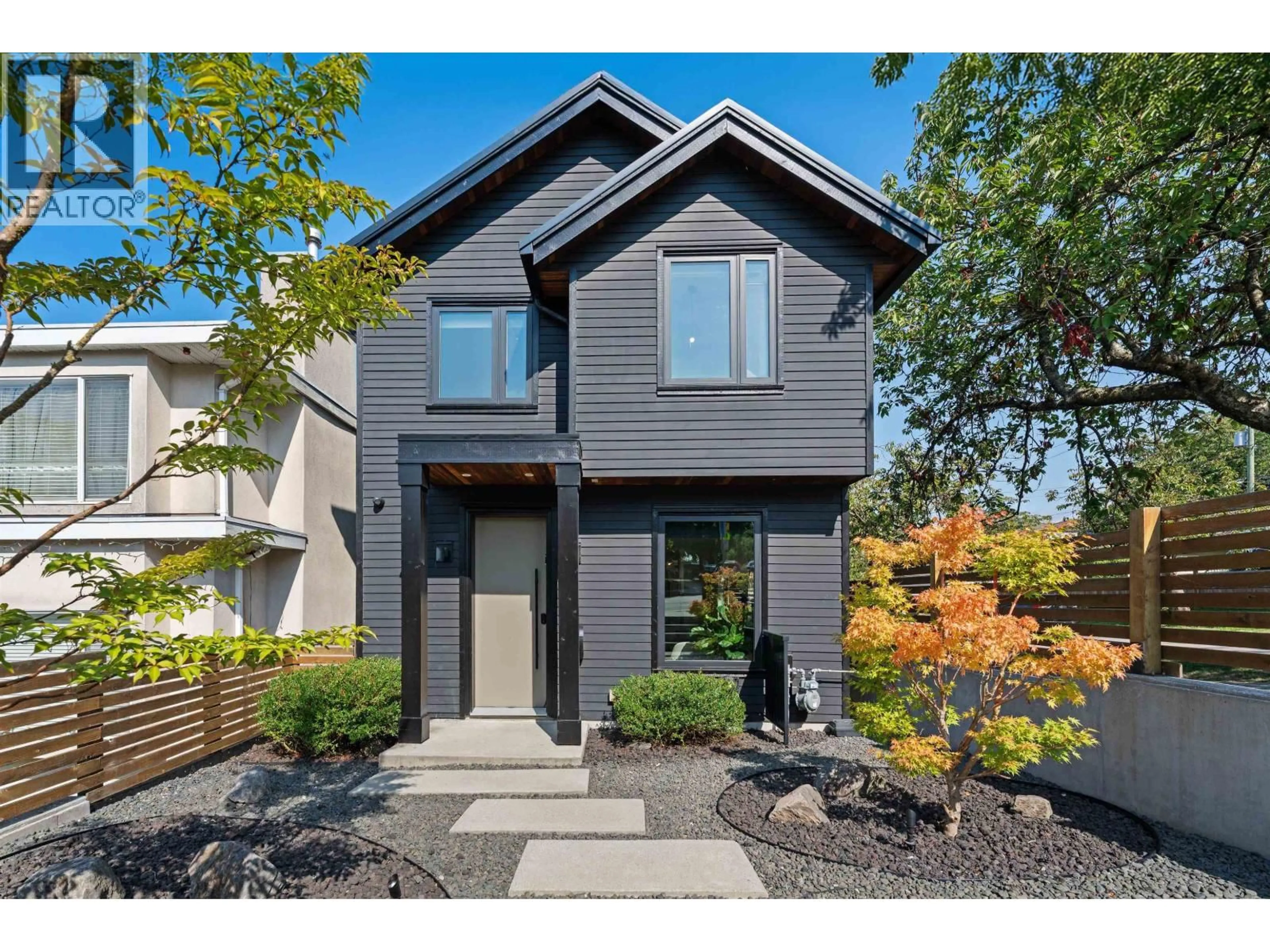 Home with vinyl exterior material, street for 575 22ND AVENUE, Vancouver British Columbia V5V1V2