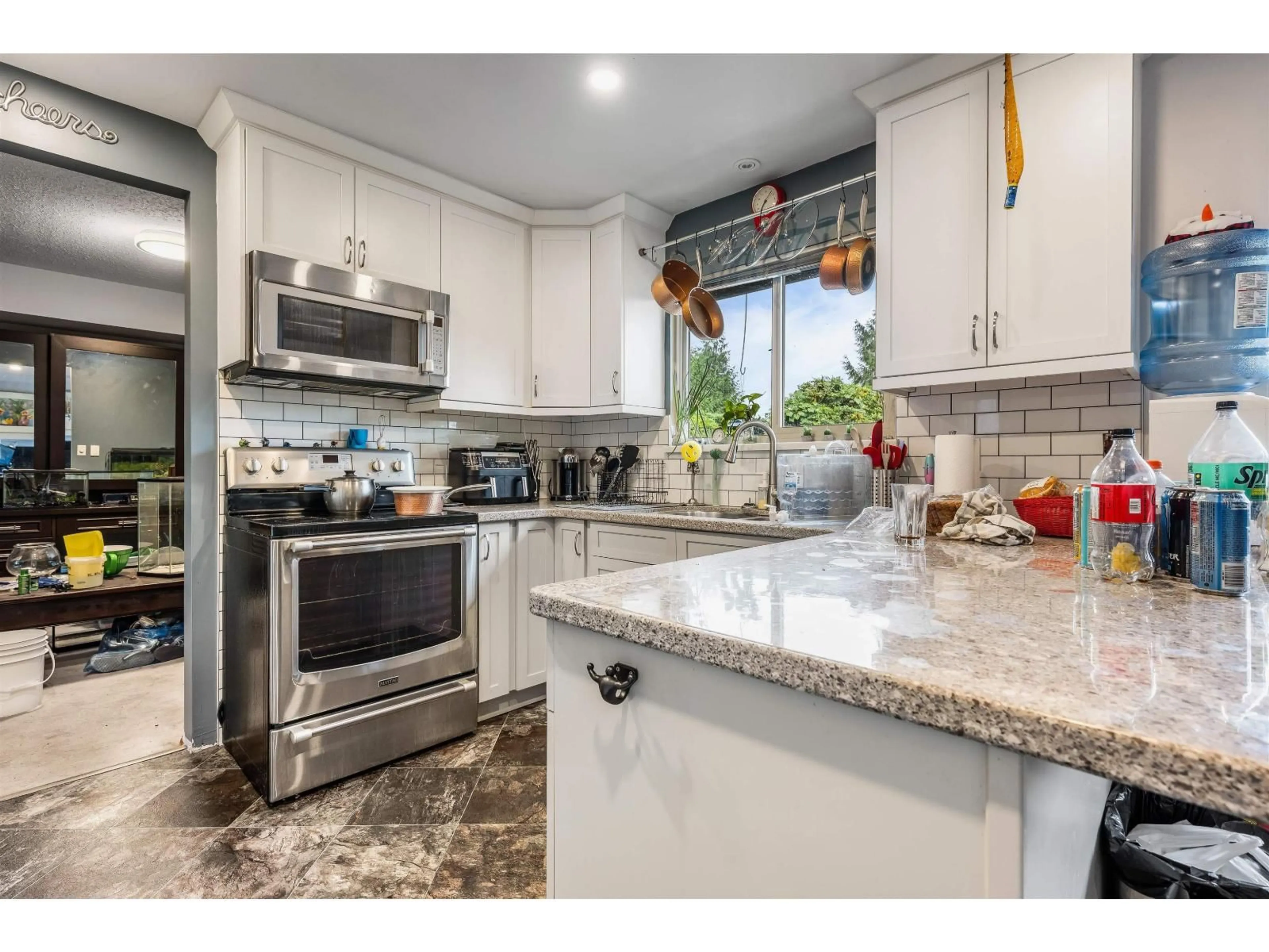Open concept kitchen, ceramic/tile floor for 32474 BADGER, Mission British Columbia V2V5S6