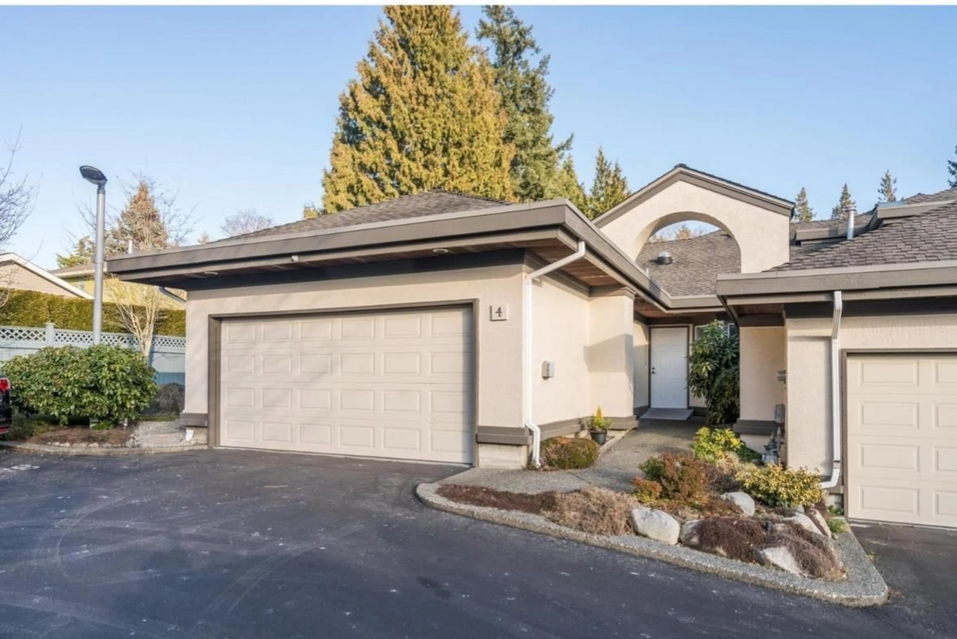 Unknown for 4 - 12957 17, Surrey British Columbia V4A8T7