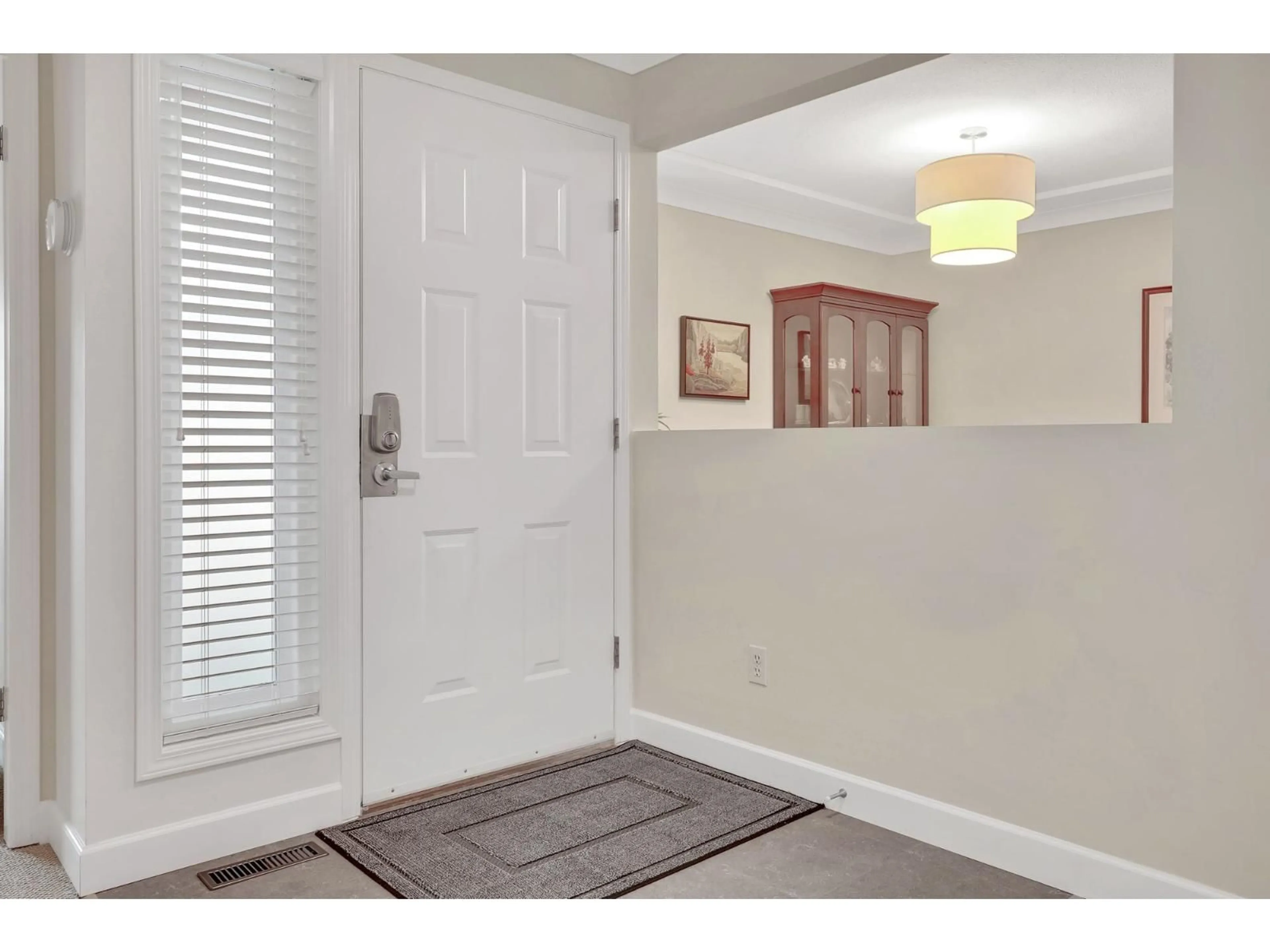 Indoor entryway for 4 - 12957 17, Surrey British Columbia V4A8T7