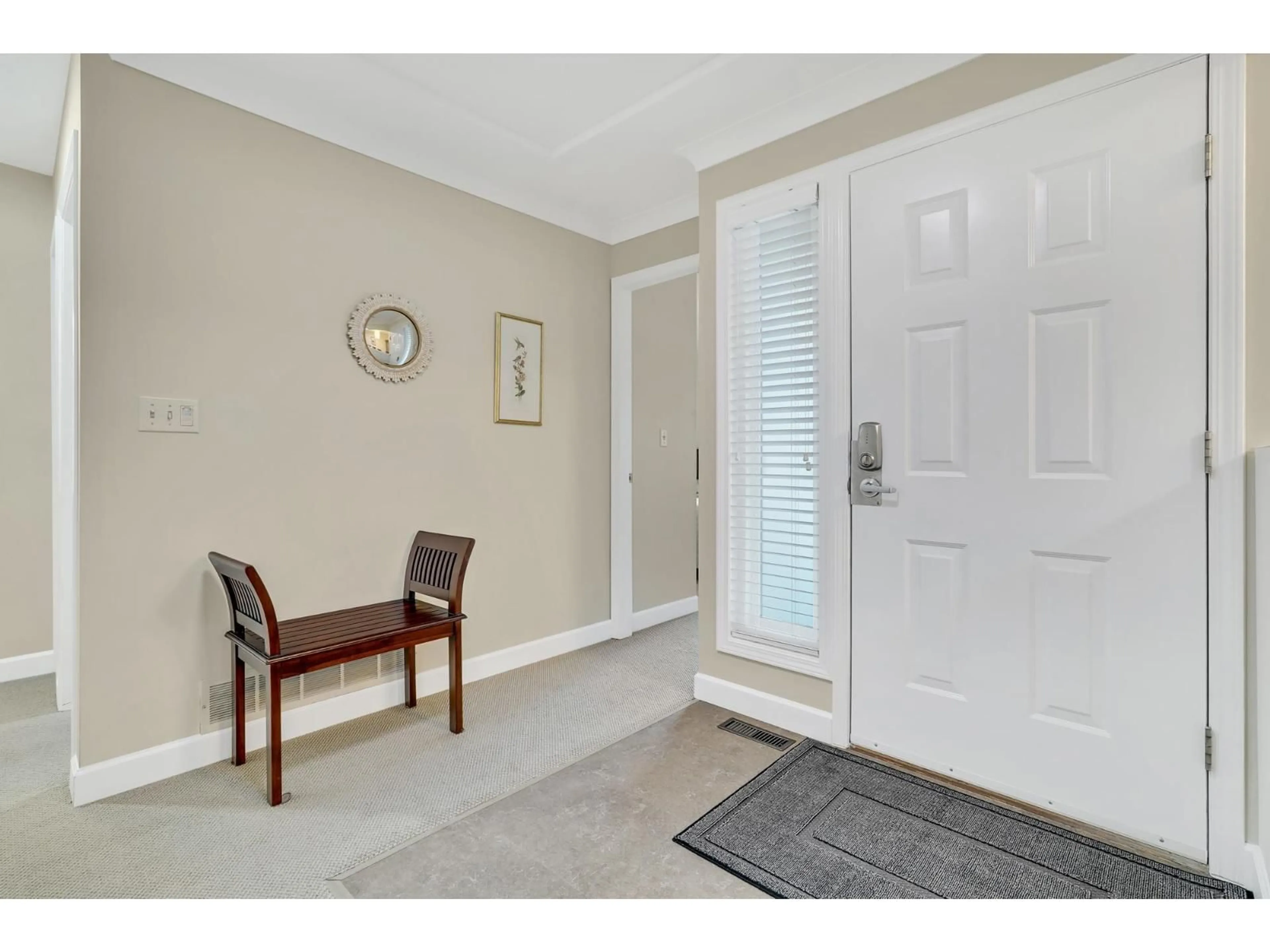 Indoor entryway for 4 - 12957 17, Surrey British Columbia V4A8T7