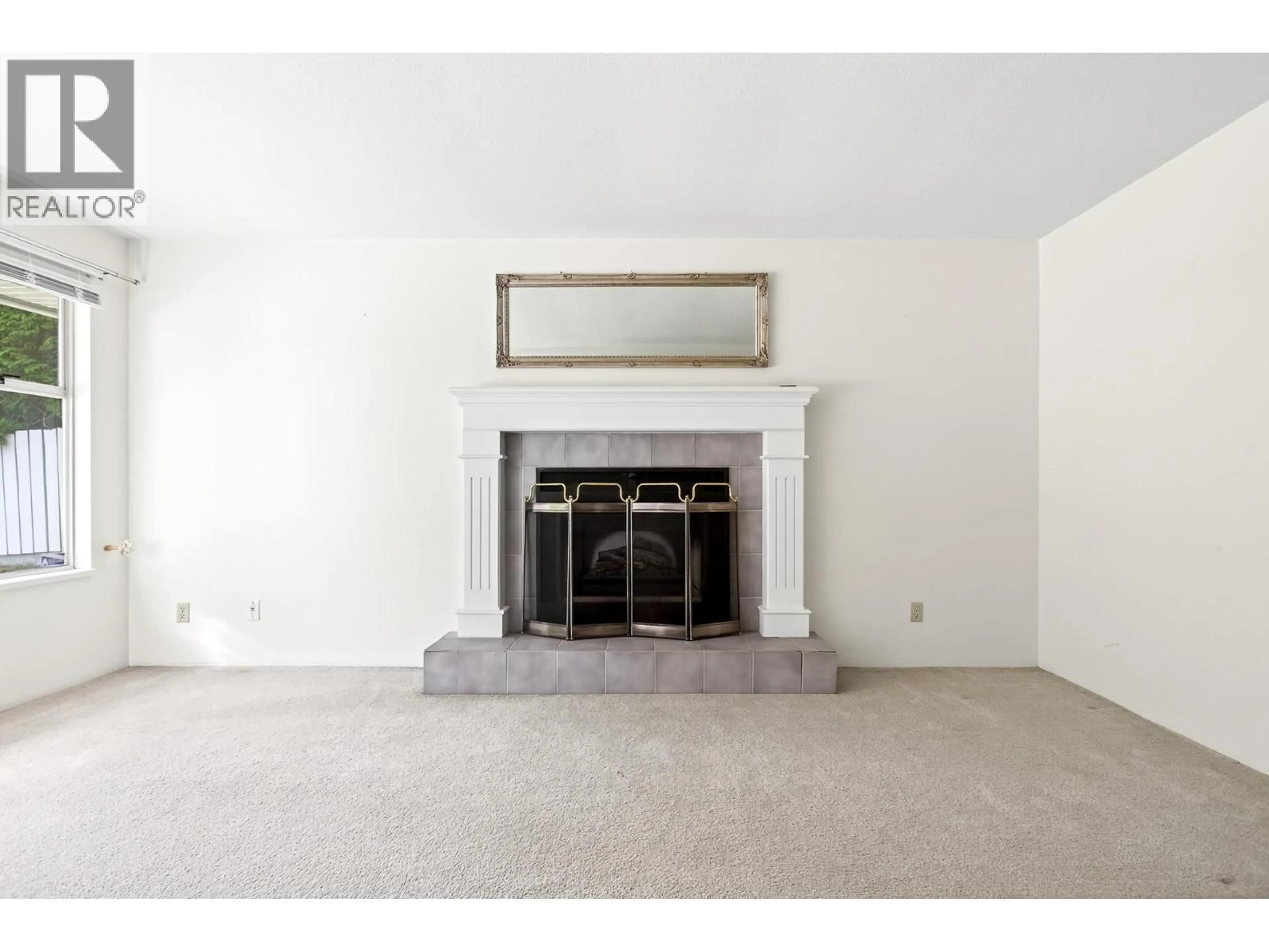 A pic of a room for 902 ROBINSON STREET, Coquitlam British Columbia V3J4G6
