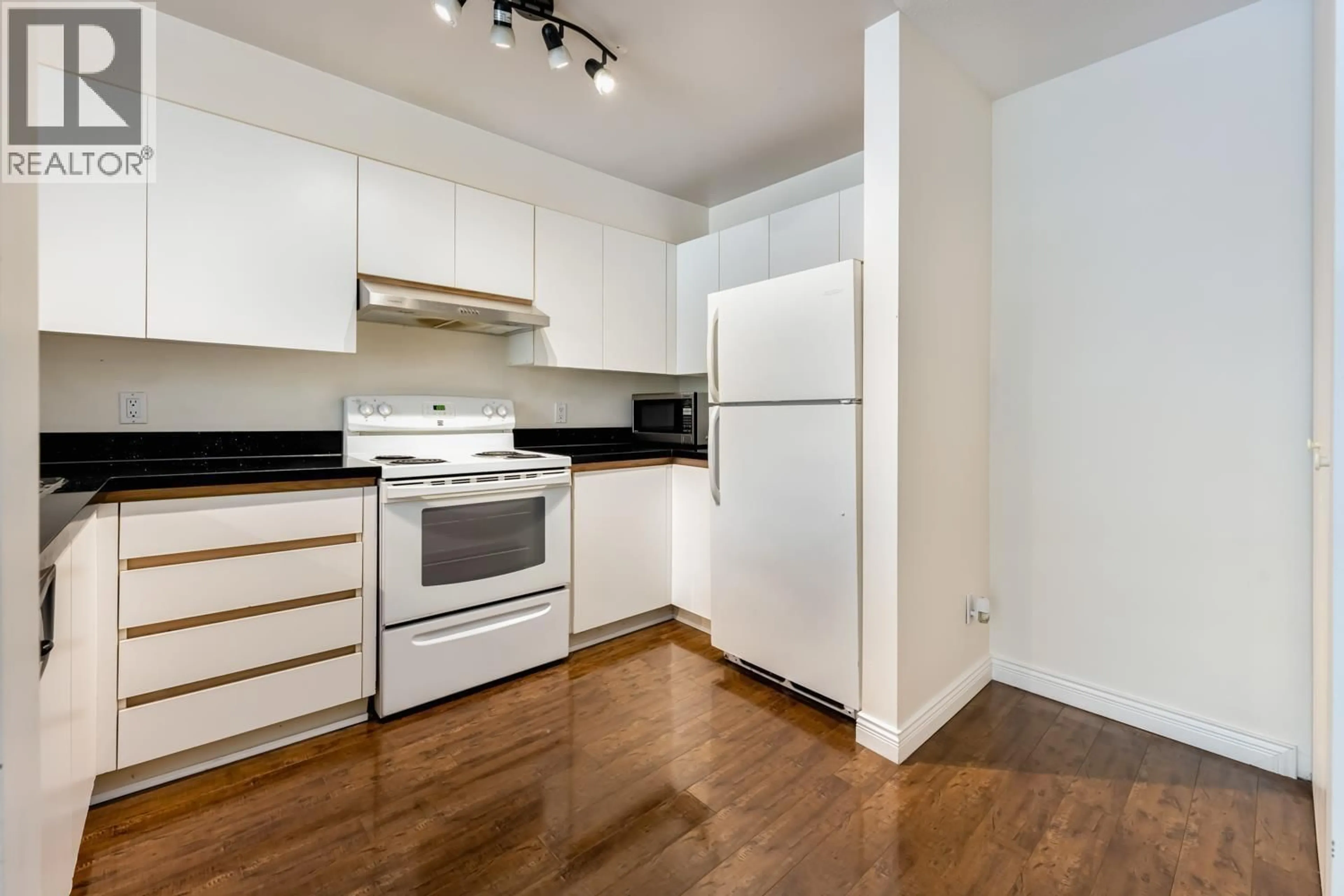 Standard kitchen, wood/laminate floor for 118 - 7700 ST. ALBANS ROAD, Richmond British Columbia V6Y3Y4