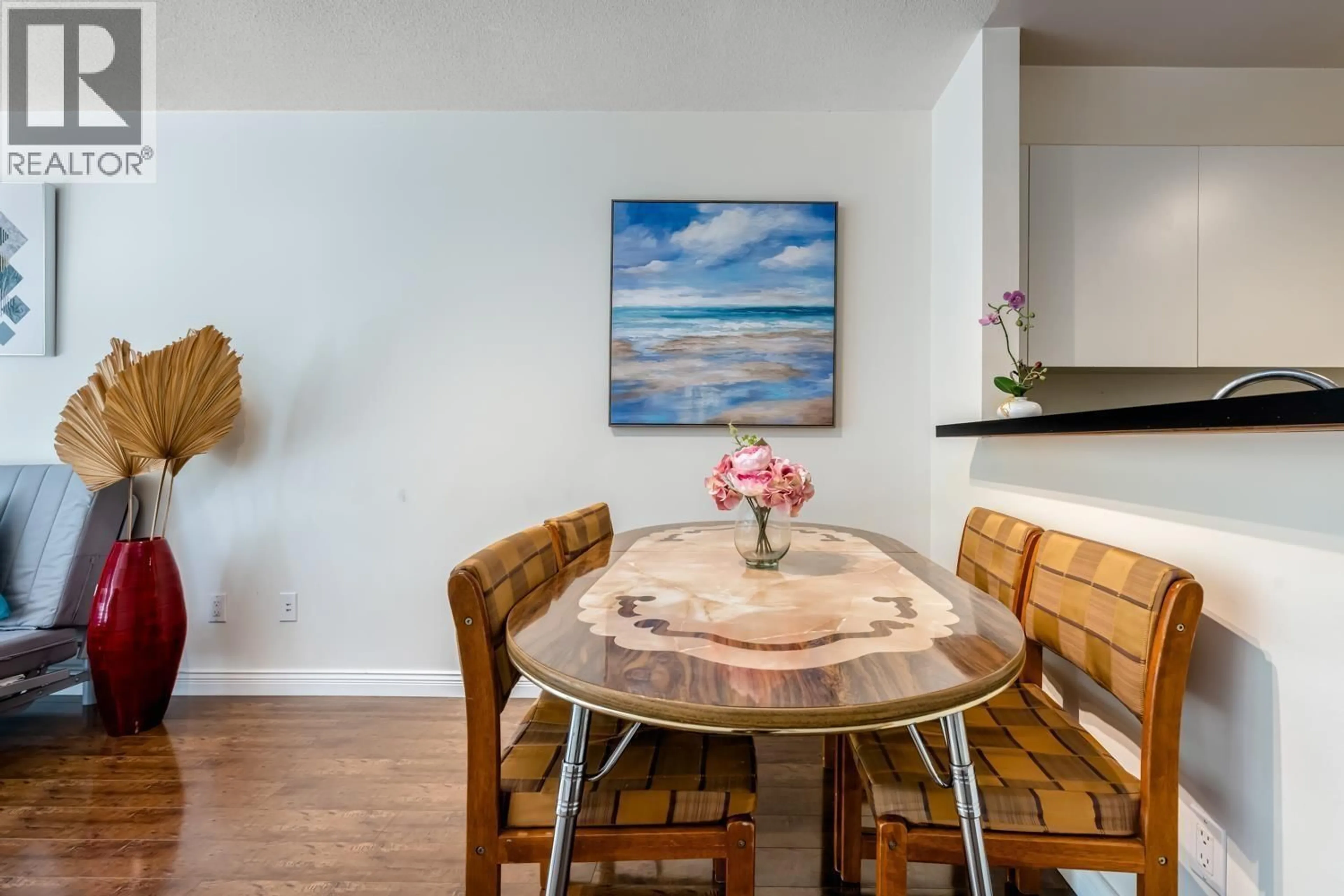 Dining room, wood/laminate floor for 118 - 7700 ST. ALBANS ROAD, Richmond British Columbia V6Y3Y4