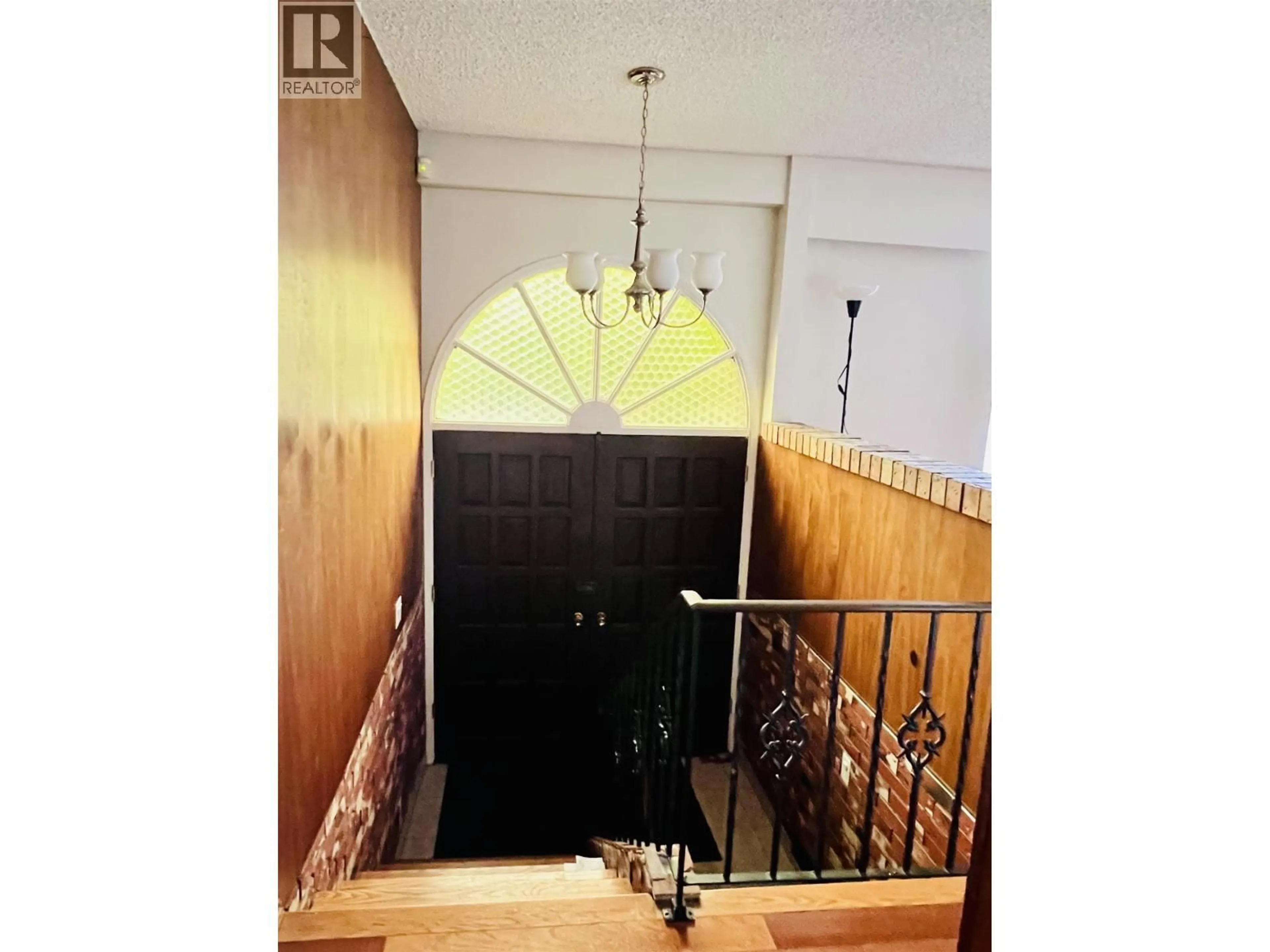 Indoor foyer for 9920 FRANCIS ROAD, Richmond British Columbia V6Y1B3