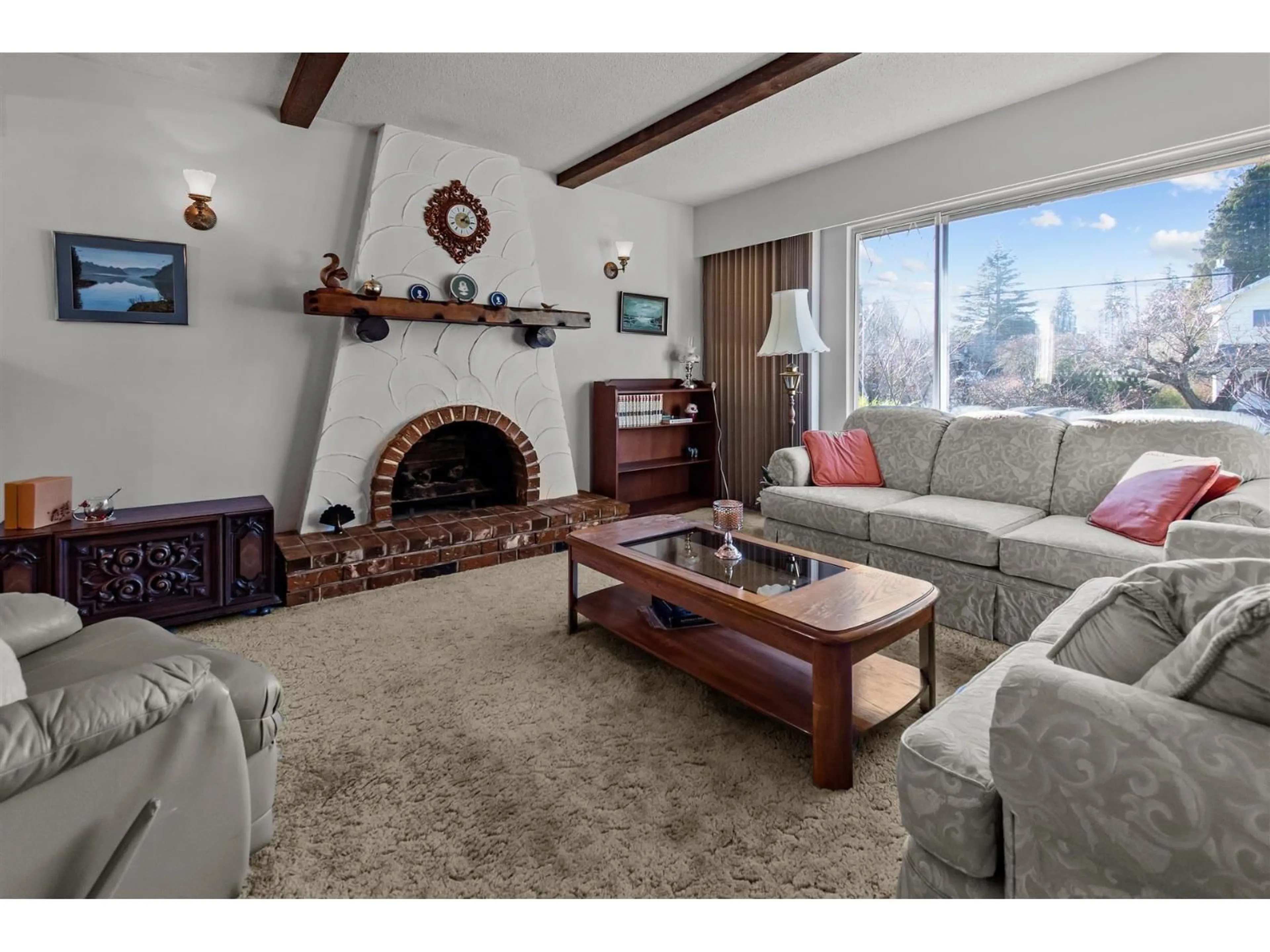 Living room with furniture, unknown for 1518 PARKER, White Rock British Columbia V4B4S5