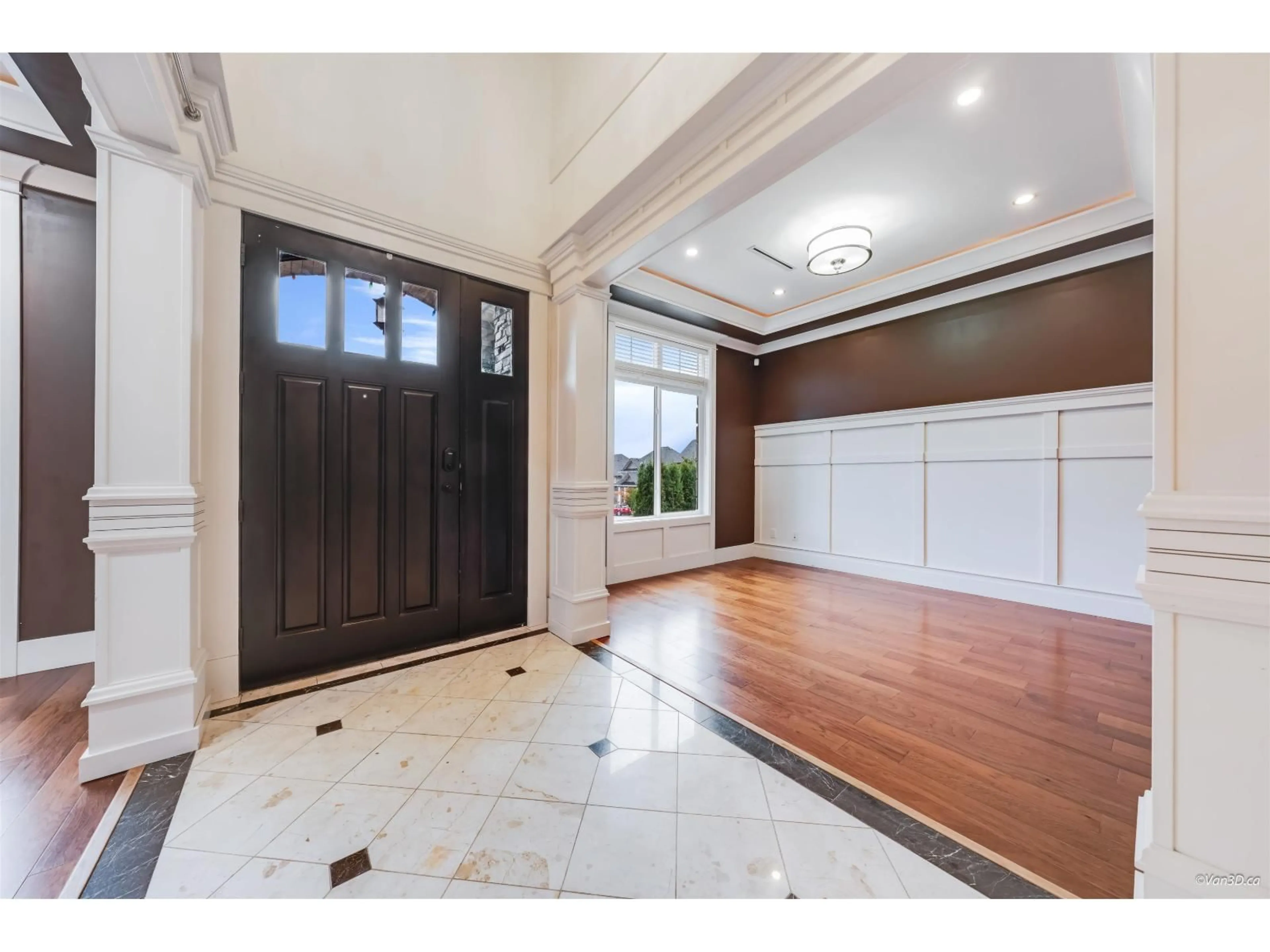 Indoor entryway for 2798 161, Surrey British Columbia V3Z3W1