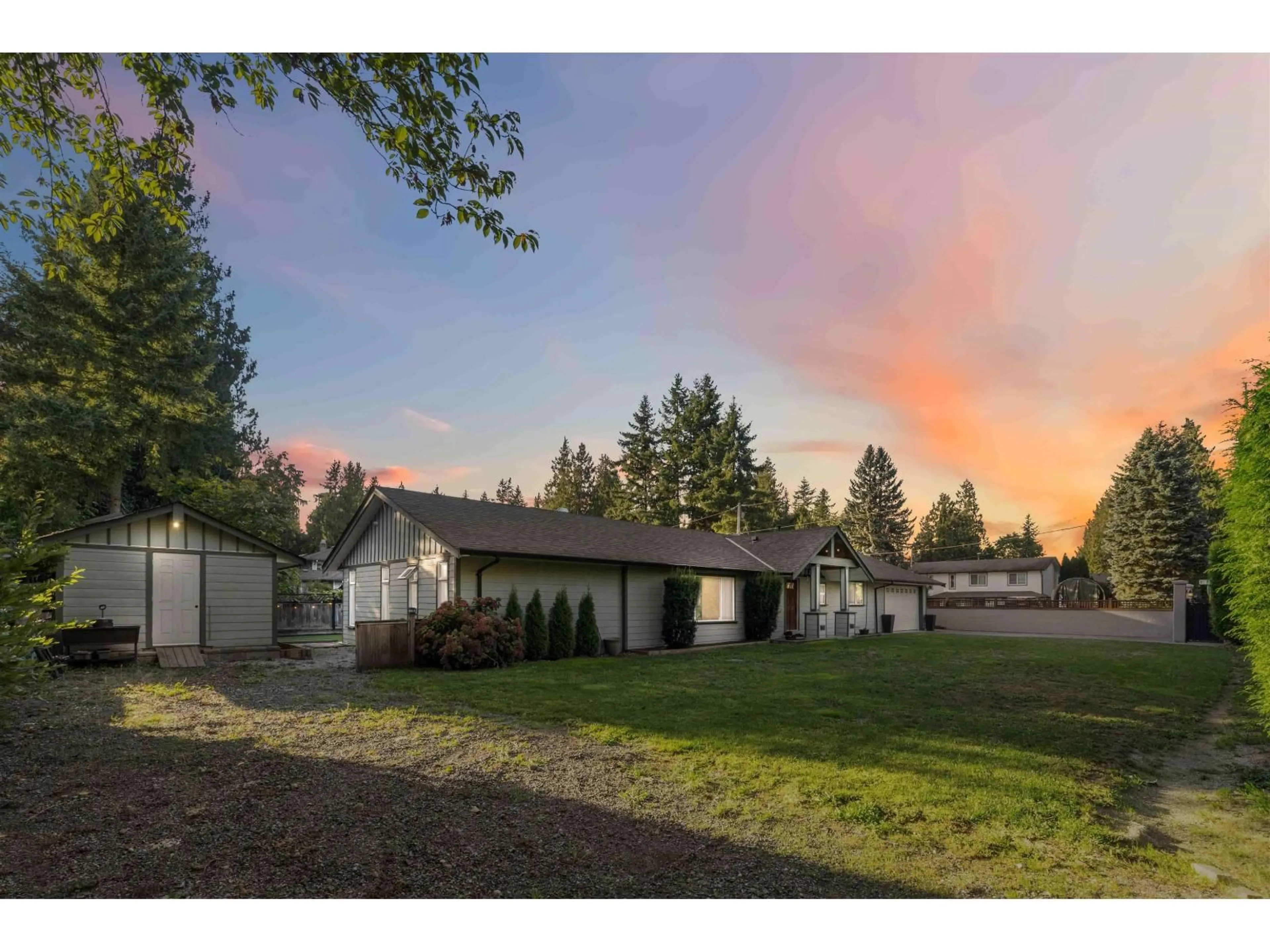 A pic from outside/outdoor area/front of a property/back of a property/a pic from drone, mountain view for 3809 207, Langley British Columbia V3A4X5