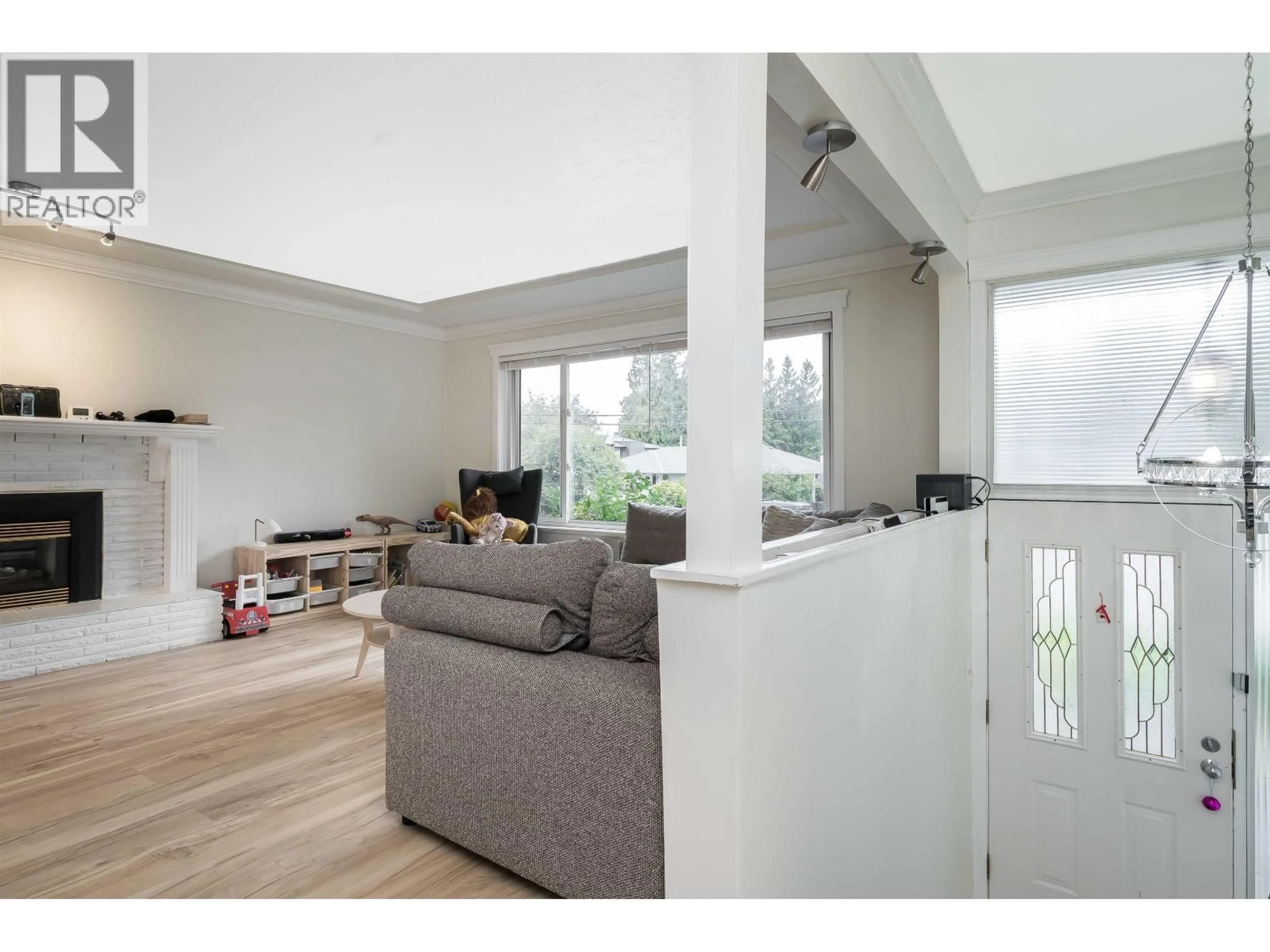 Living room with furniture, wood/laminate floor for 1634 HARBOUR DRIVE, Coquitlam British Columbia V3J5V8