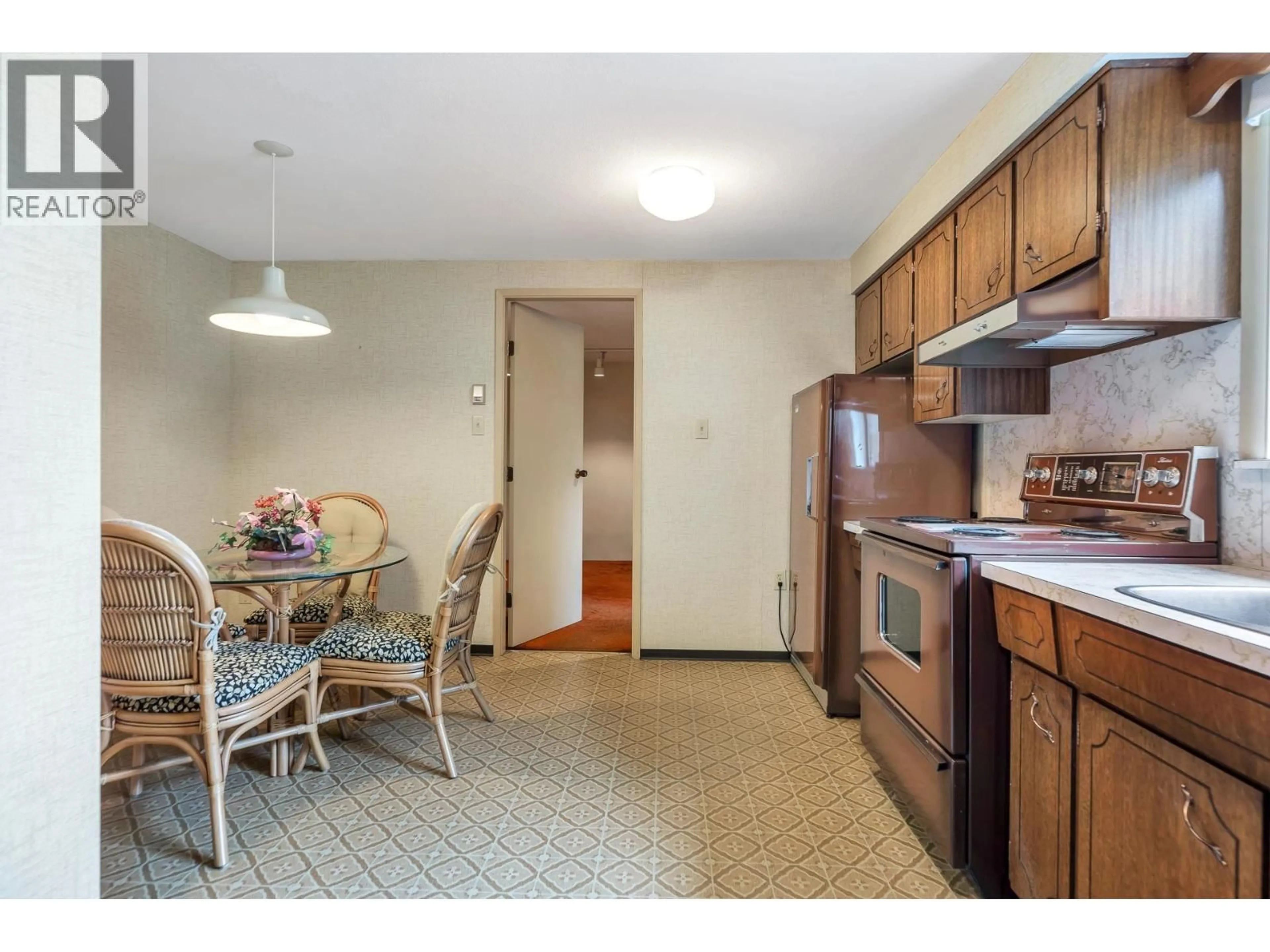 Standard kitchen, unknown for 8660 CAMDEN CRESCENT, Richmond British Columbia V7C3G4