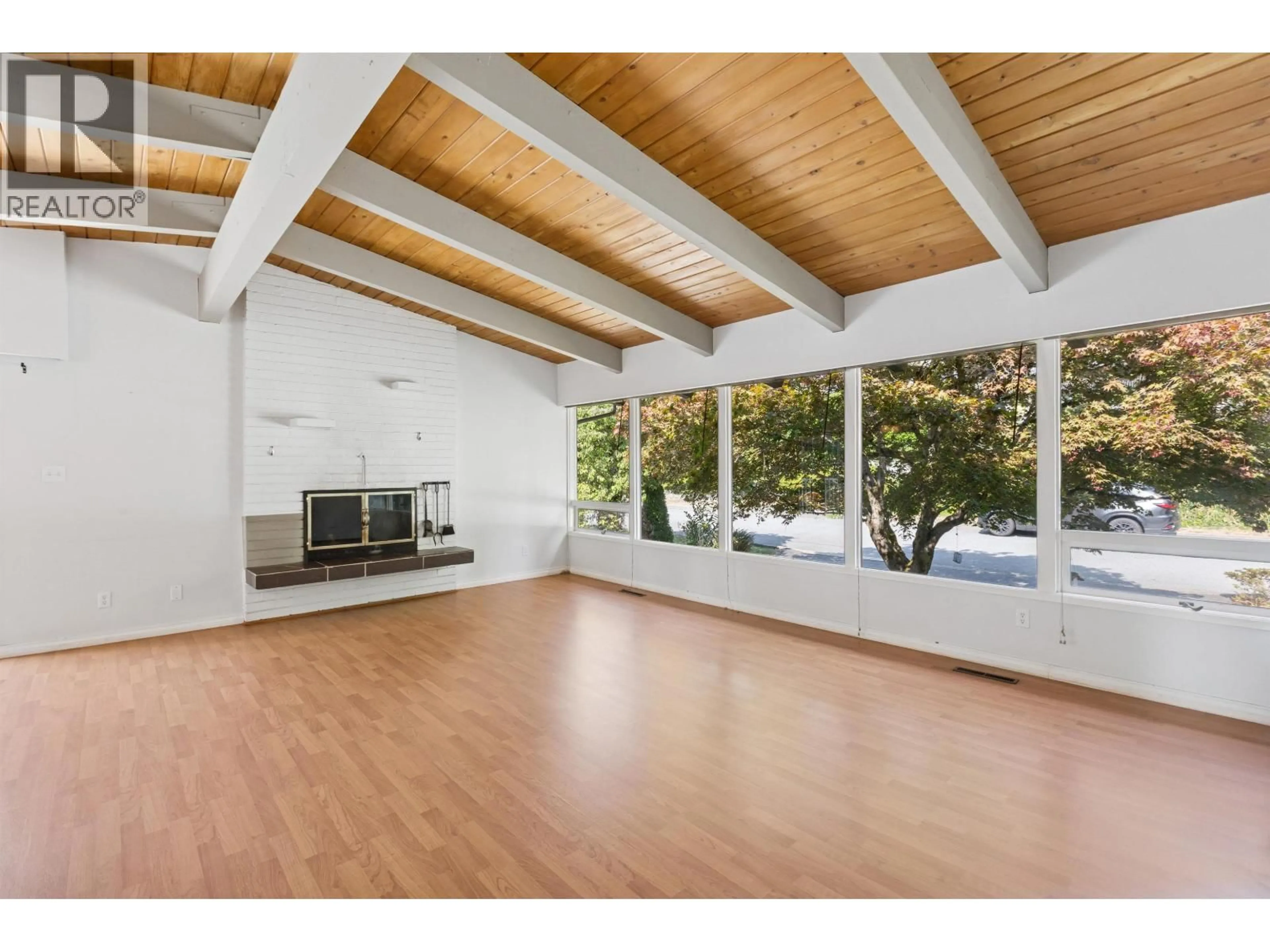 Unknown for 1023 ARLINGTON CRESCENT, North Vancouver British Columbia V7R1K8