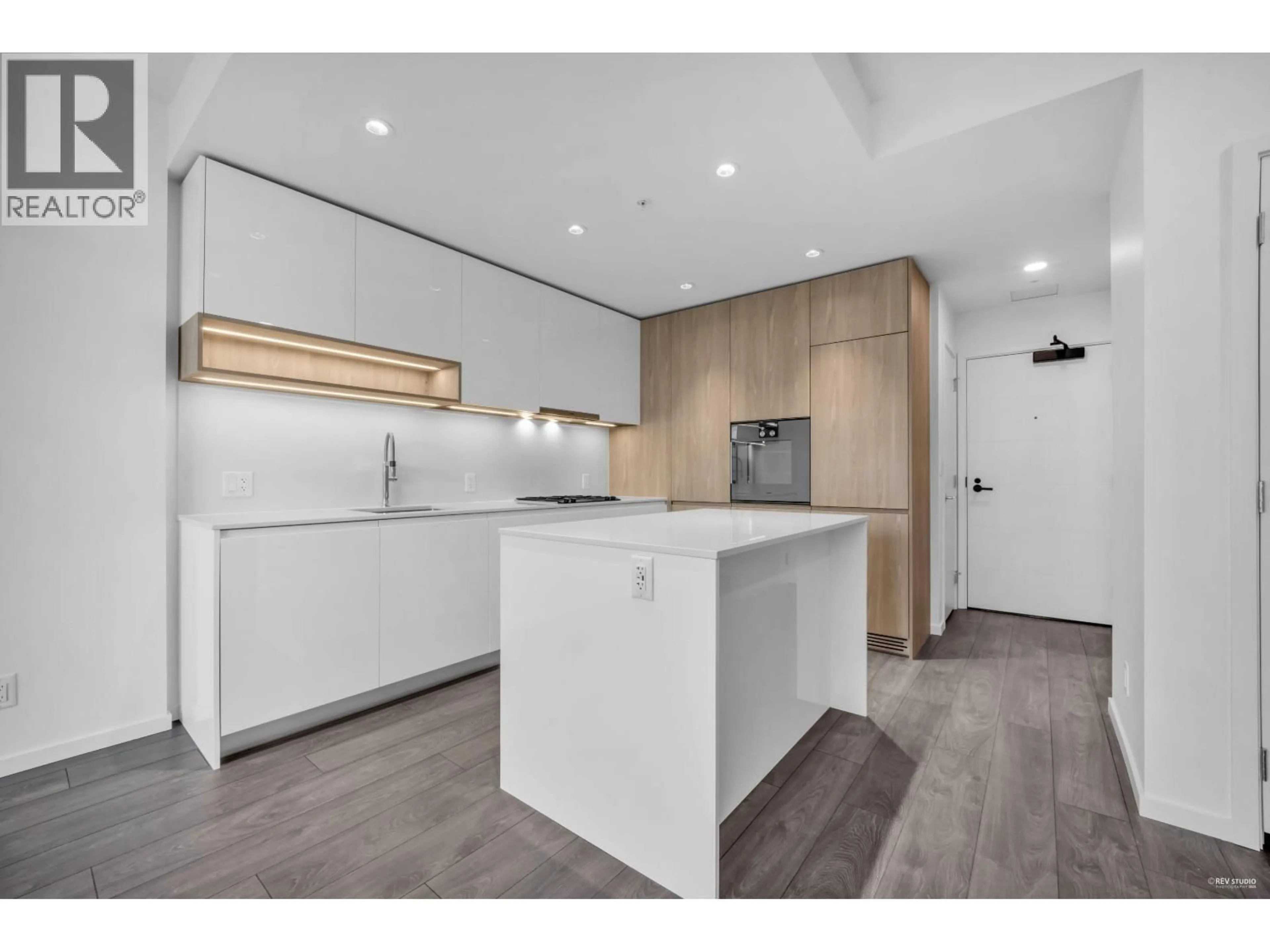 Open concept kitchen, wood/laminate floor for 1108 - 6500 MINORU BOULEVARD, Richmond British Columbia V6Y1Y5