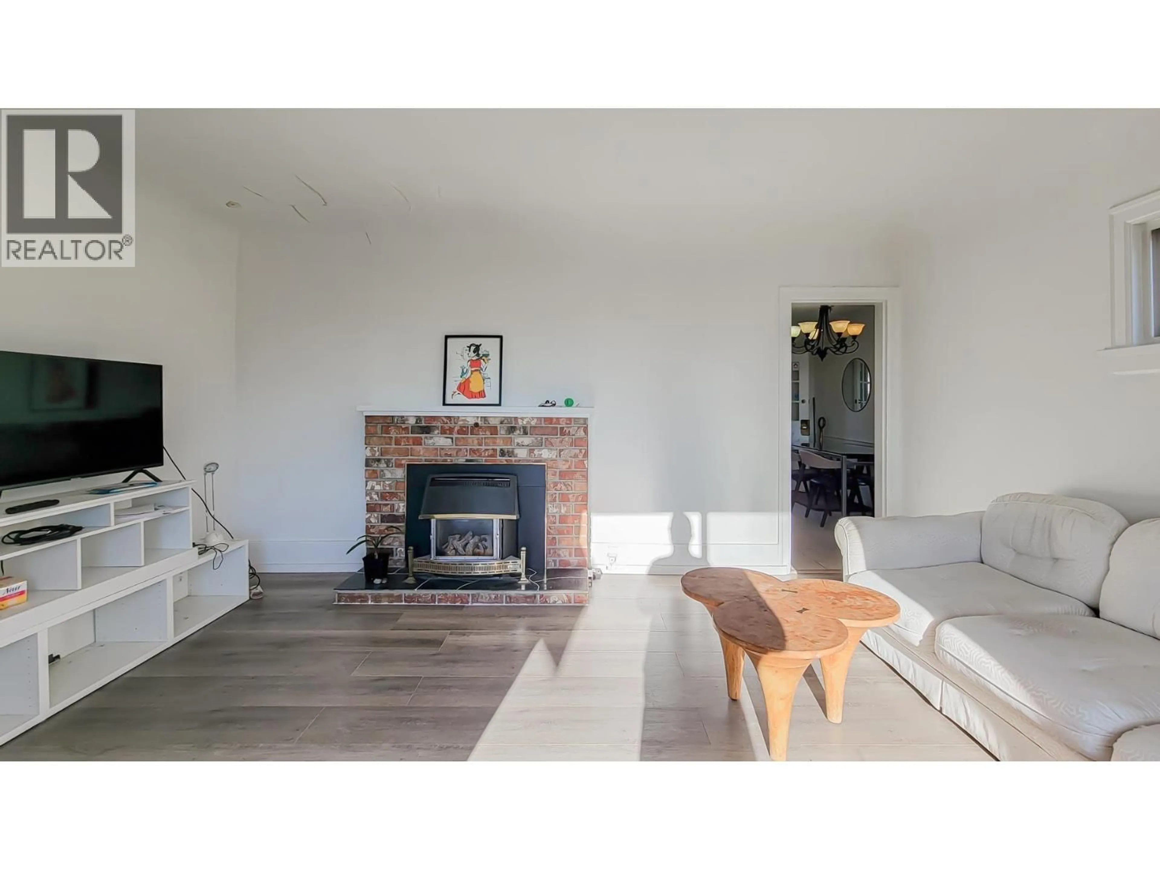 Living room with furniture, unknown for 1515 EIGHTH AVENUE, New Westminster British Columbia V3M2S5