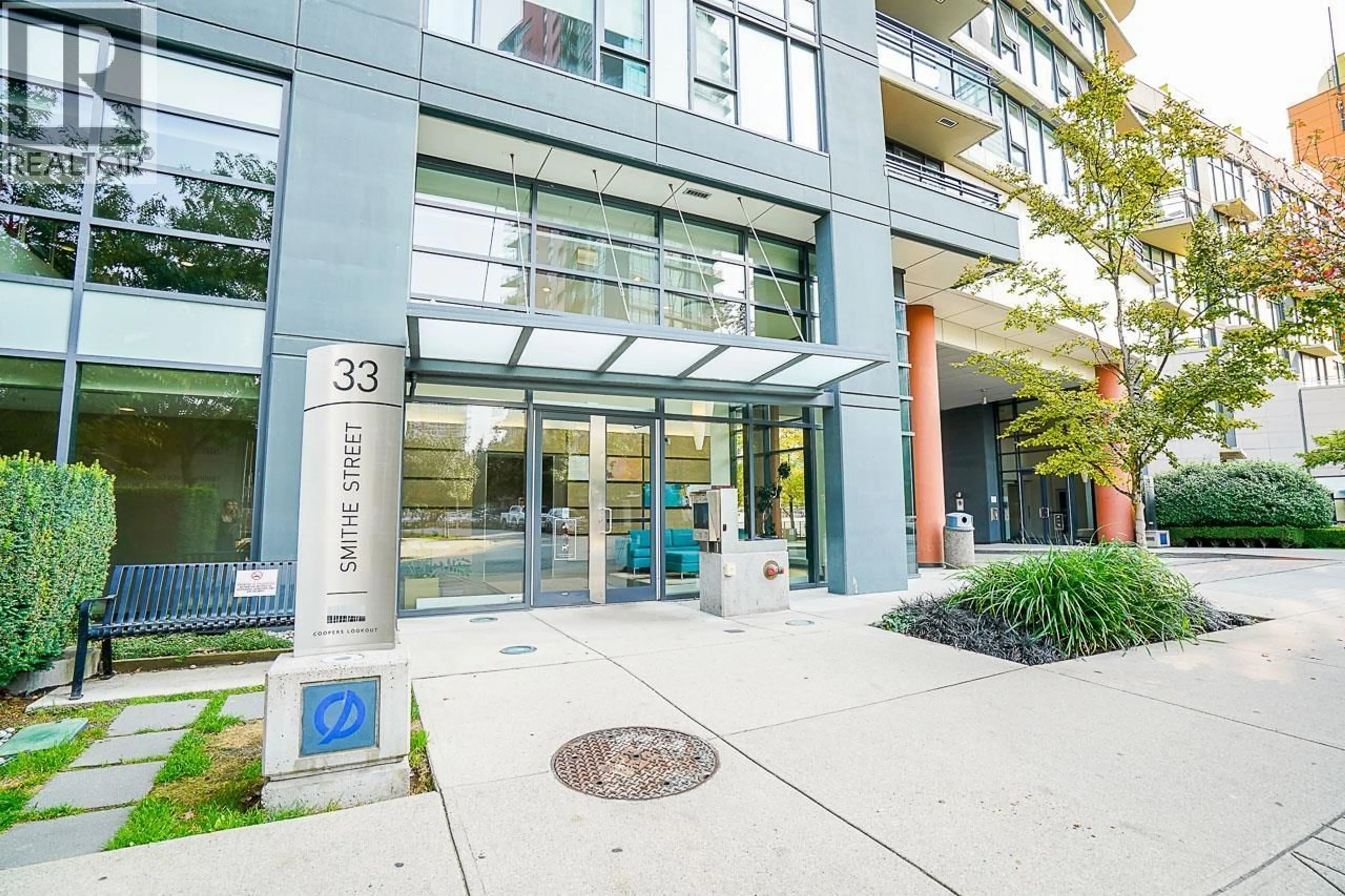 Indoor foyer for 1207 - 33 SMITHE STREET, Vancouver British Columbia V6B0B5