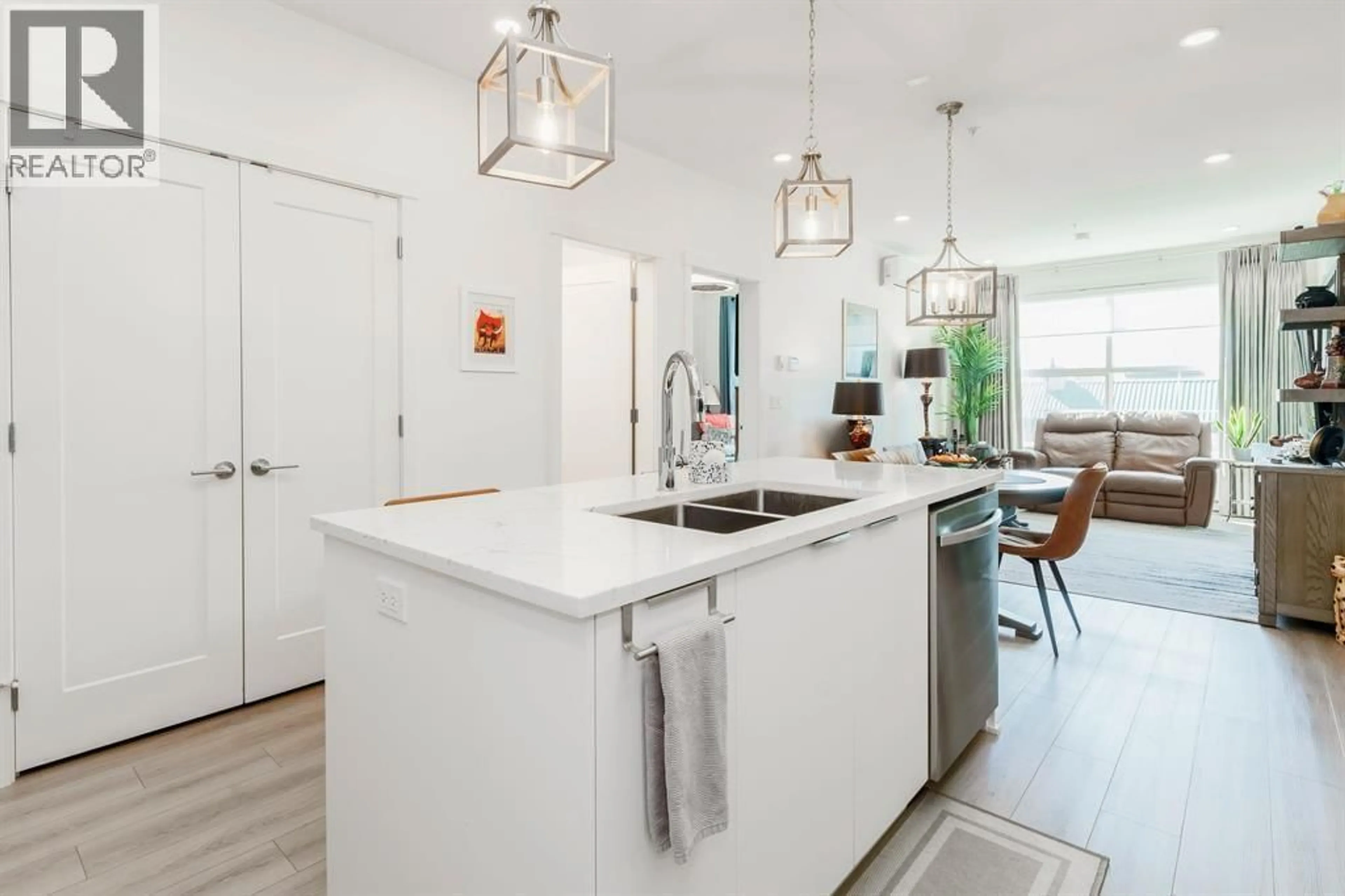 Open concept kitchen, unknown for 409 - 11865 227 STREET, Maple Ridge British Columbia V2X6H9