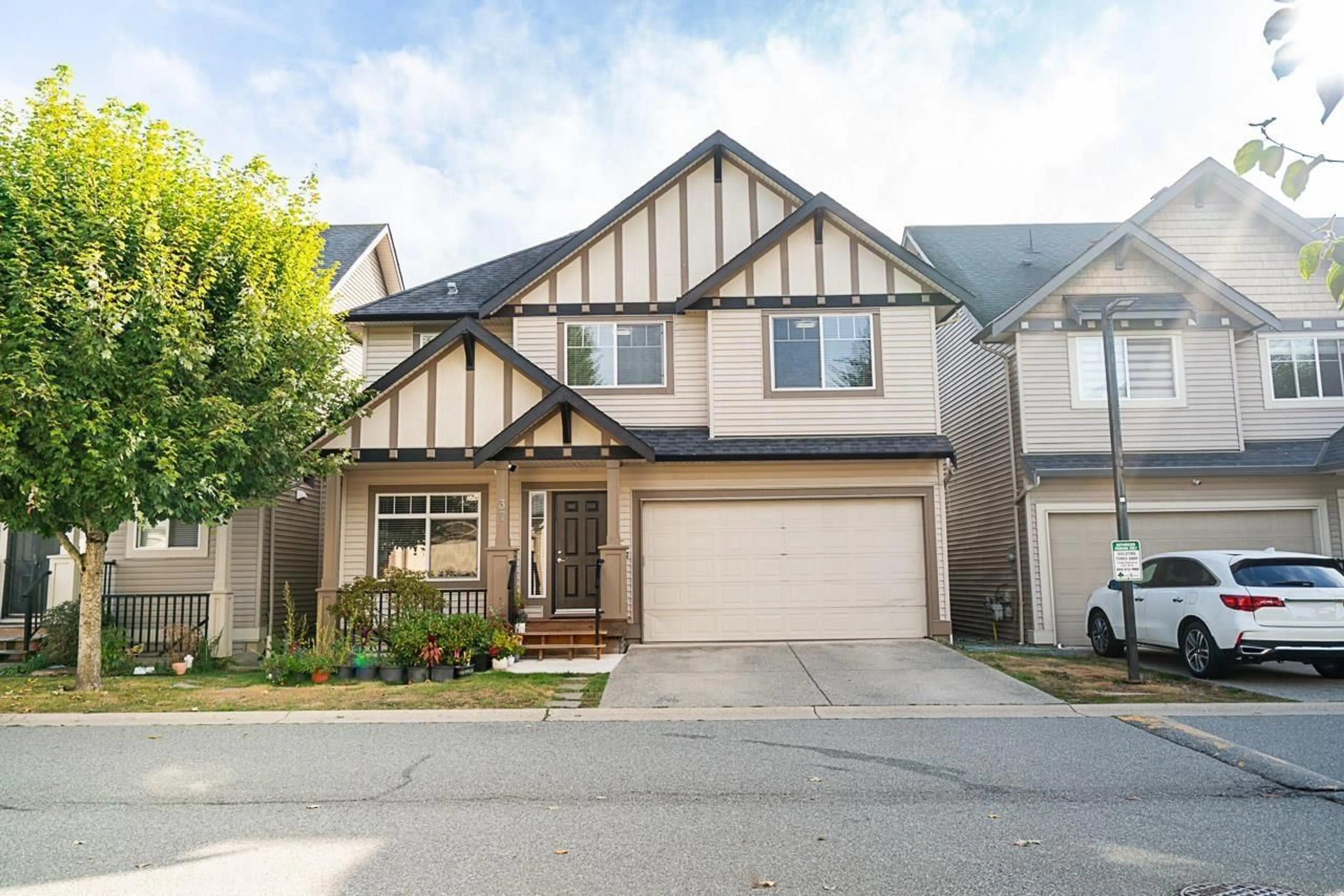 Home with vinyl exterior material, street for 37 - 6195 168, Surrey British Columbia V3S3X9