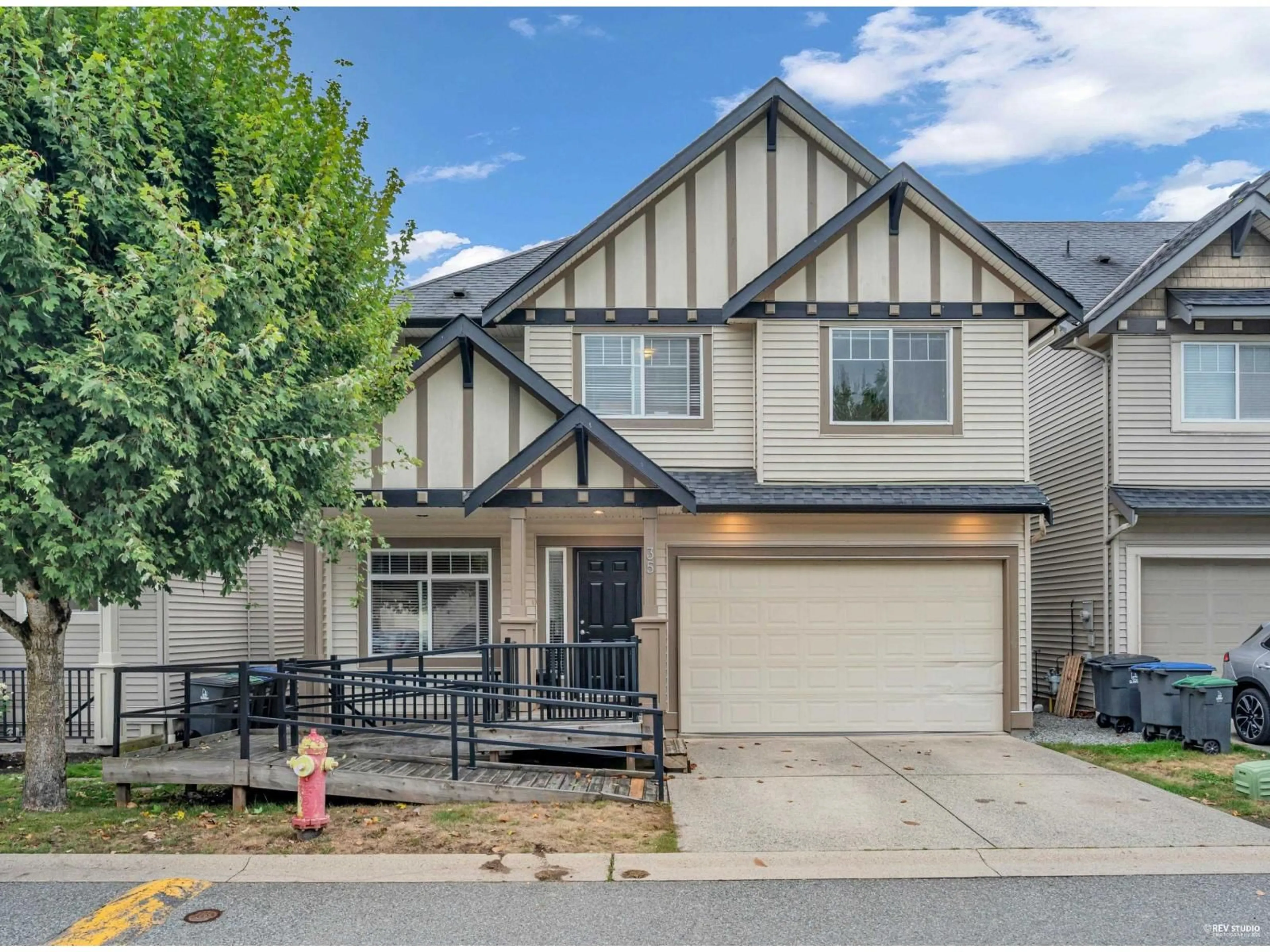 Home with vinyl exterior material, street for 35 - 6195 168, Surrey British Columbia V3S3X9