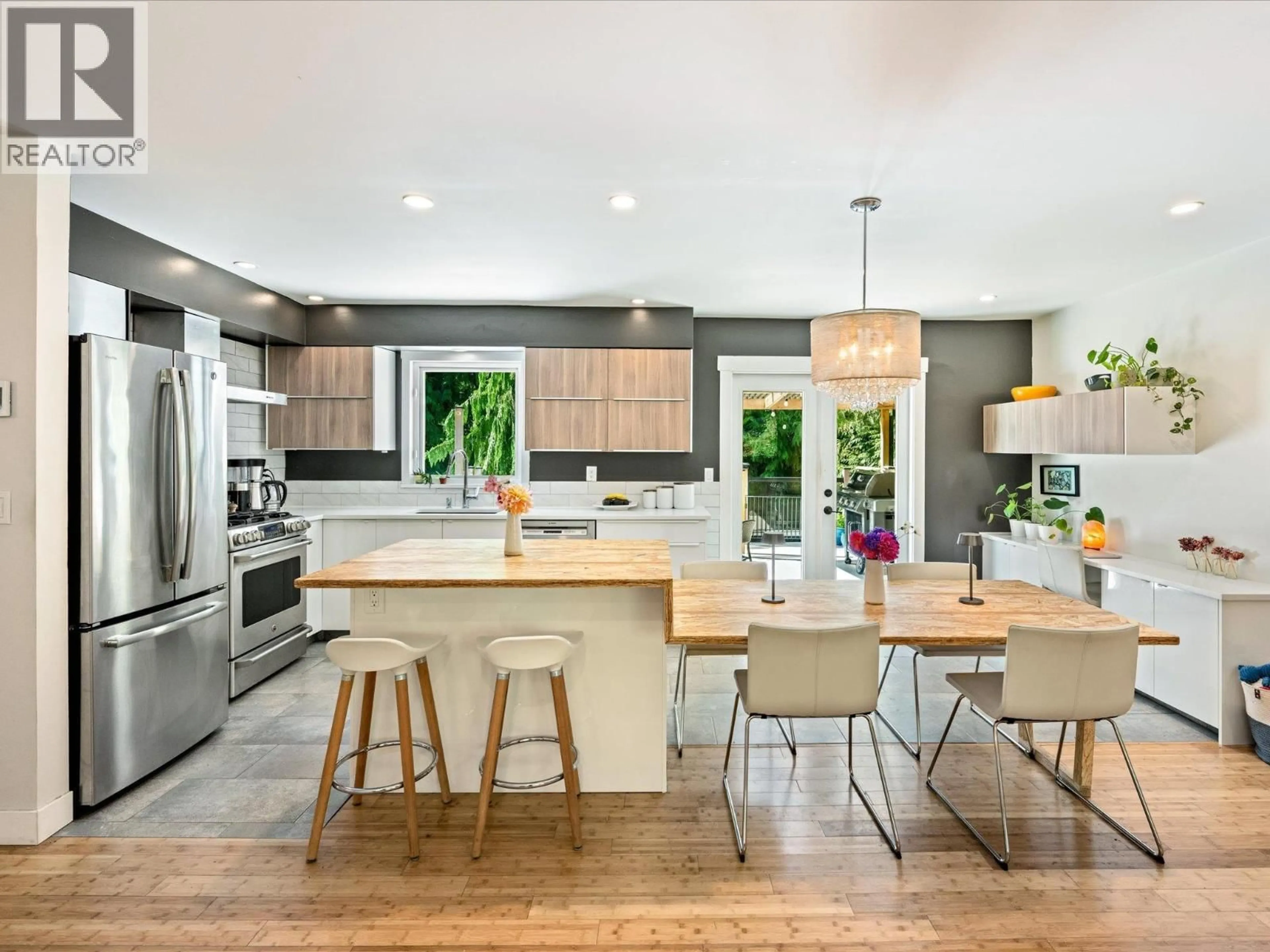 Open concept kitchen, unknown for 40613 PERTH DRIVE, Squamish British Columbia V0N1T0