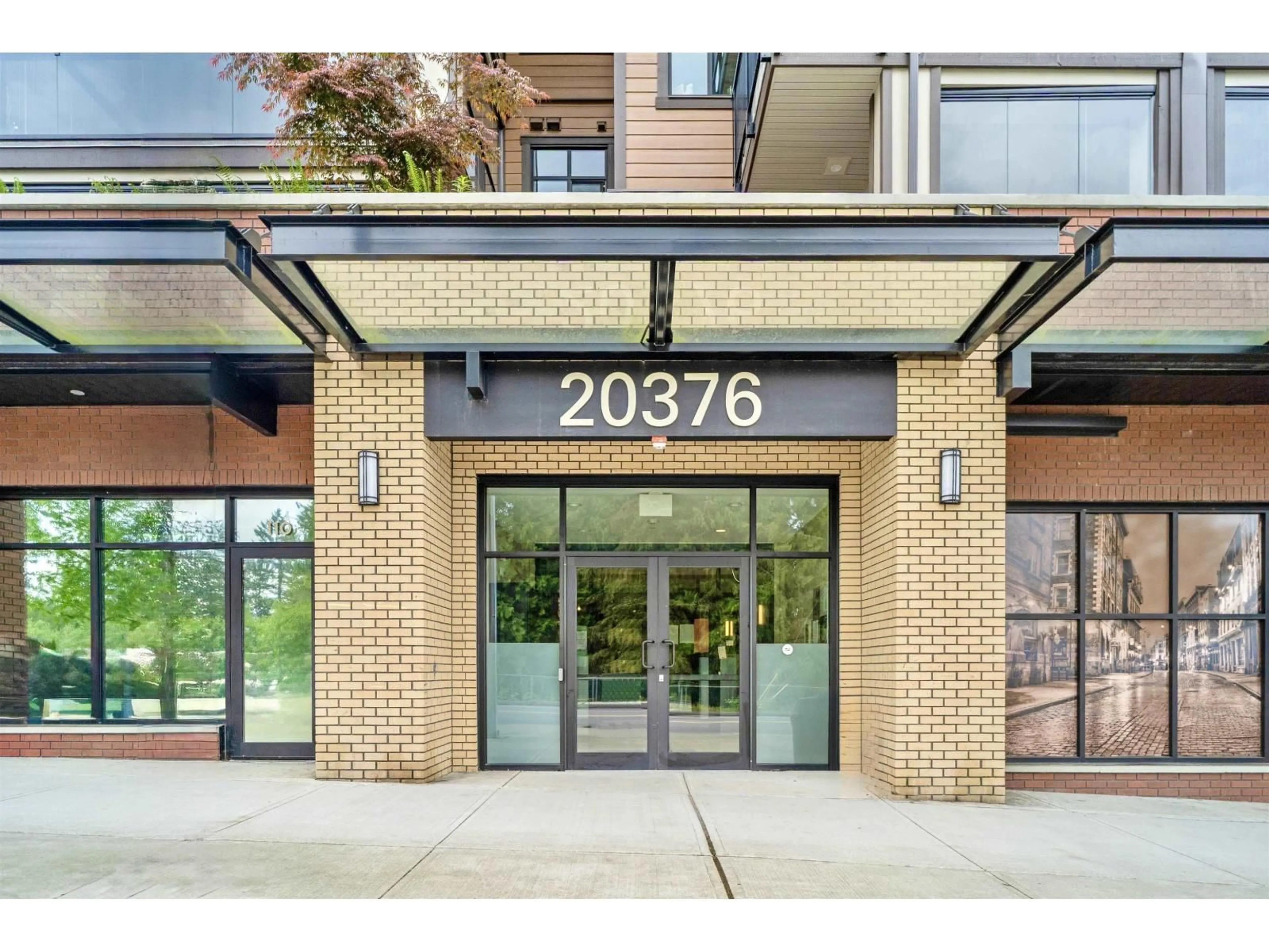 Indoor foyer for 303 - 20376 86, Langley British Columbia V2Y3P8