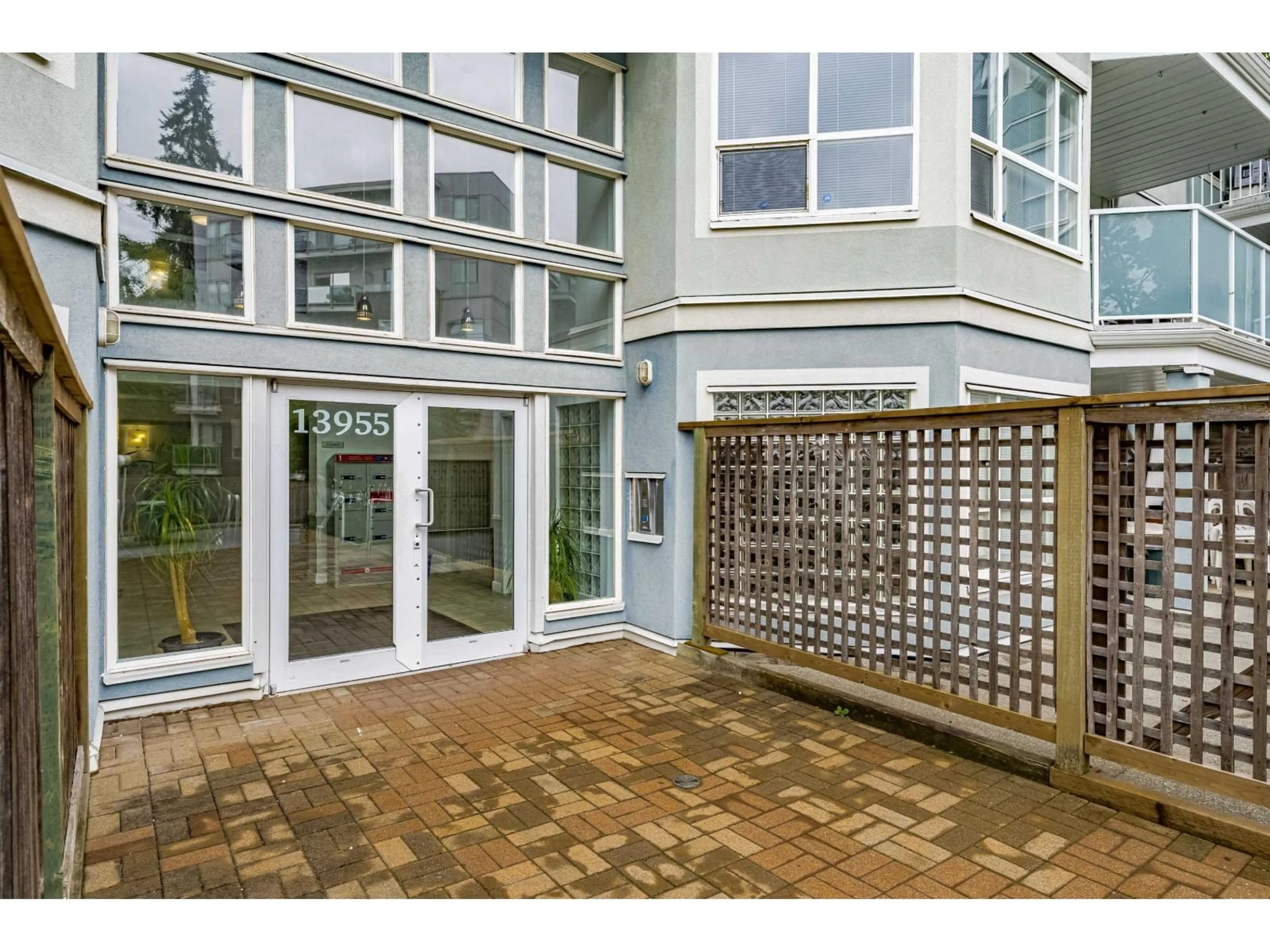 Unknown for 304 - 13955 LAUREL, Surrey British Columbia V3T1A8