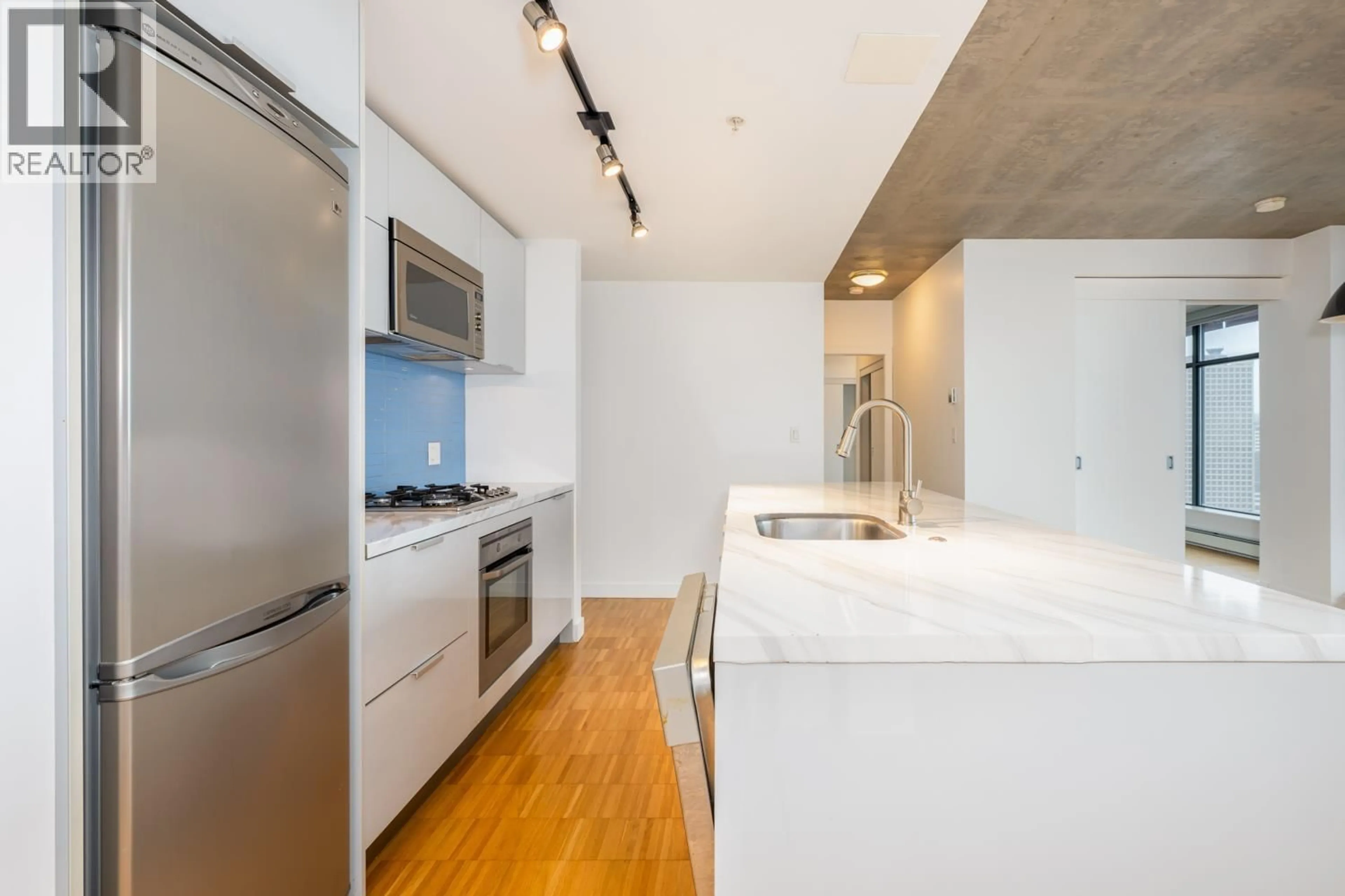 Standard kitchen, unknown for 3101 - 128 CORDOVA STREET, Vancouver British Columbia V6B0E6