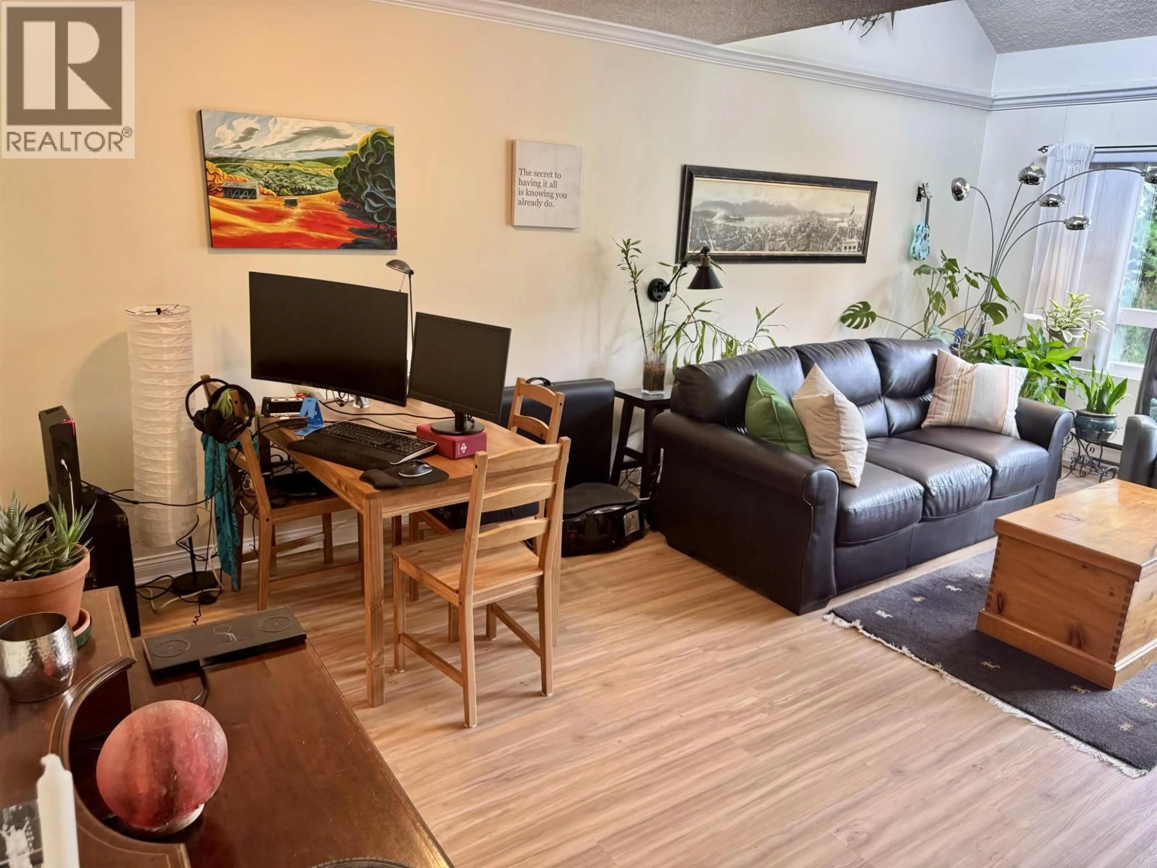 Living room with furniture, unknown for 304 - 1750 AUGUSTA AVENUE, Burnaby British Columbia V5A2V6