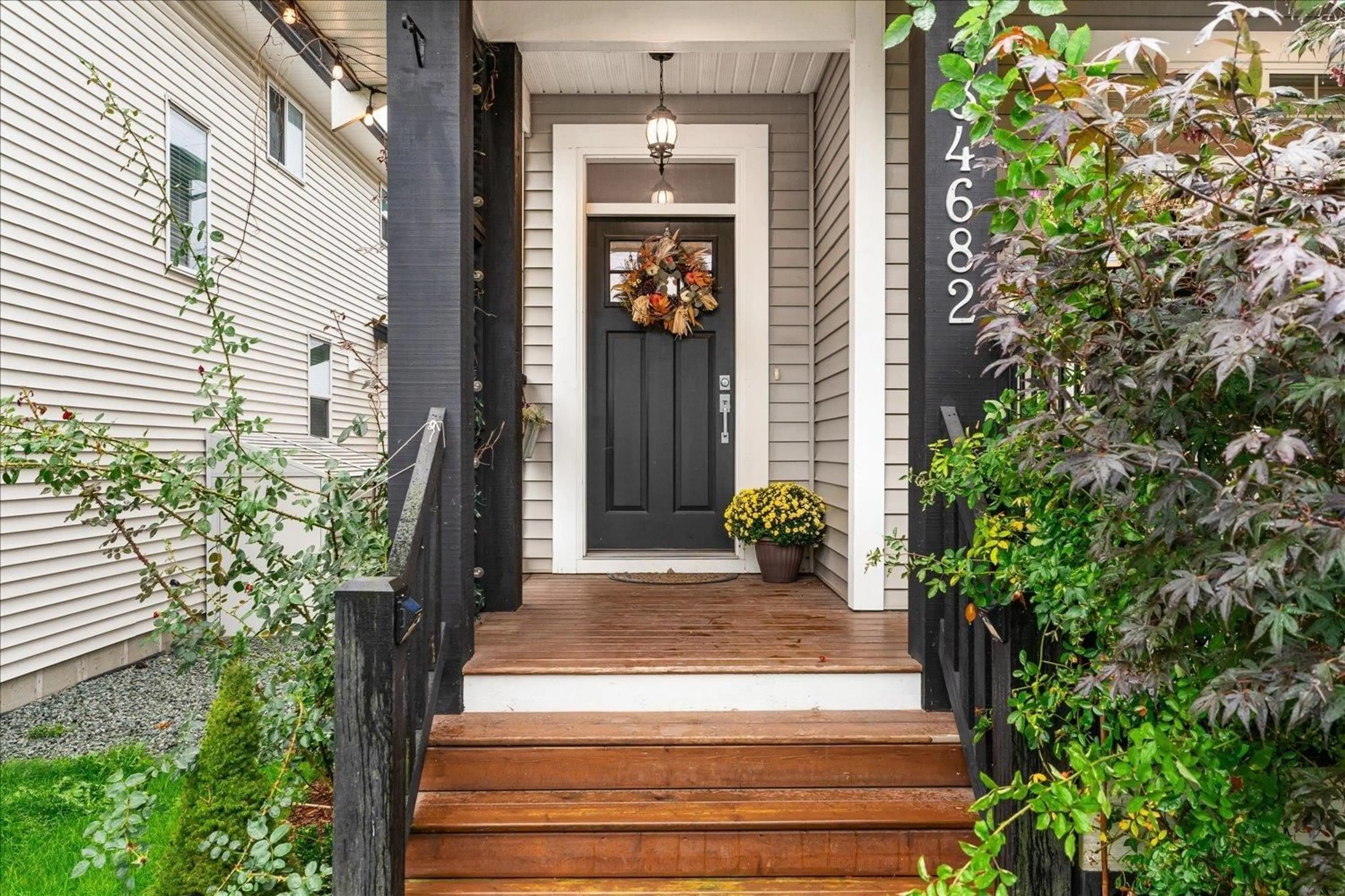 Indoor entryway for 34682 3, Abbotsford British Columbia V2S8B9