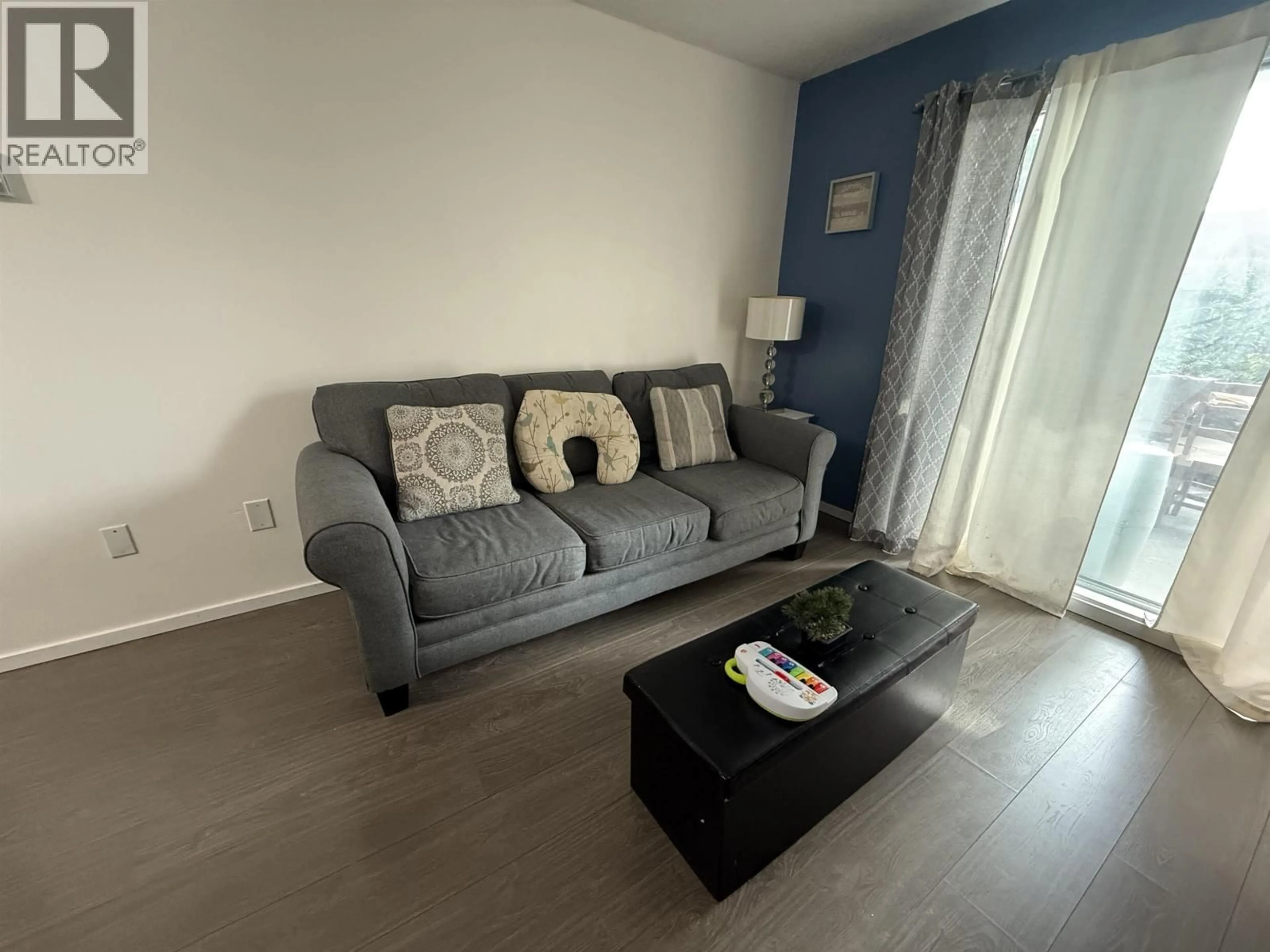Living room with furniture, unknown for 108 - 2055 SUFFOLK AVENUE, Port Coquitlam British Columbia V3B1H4