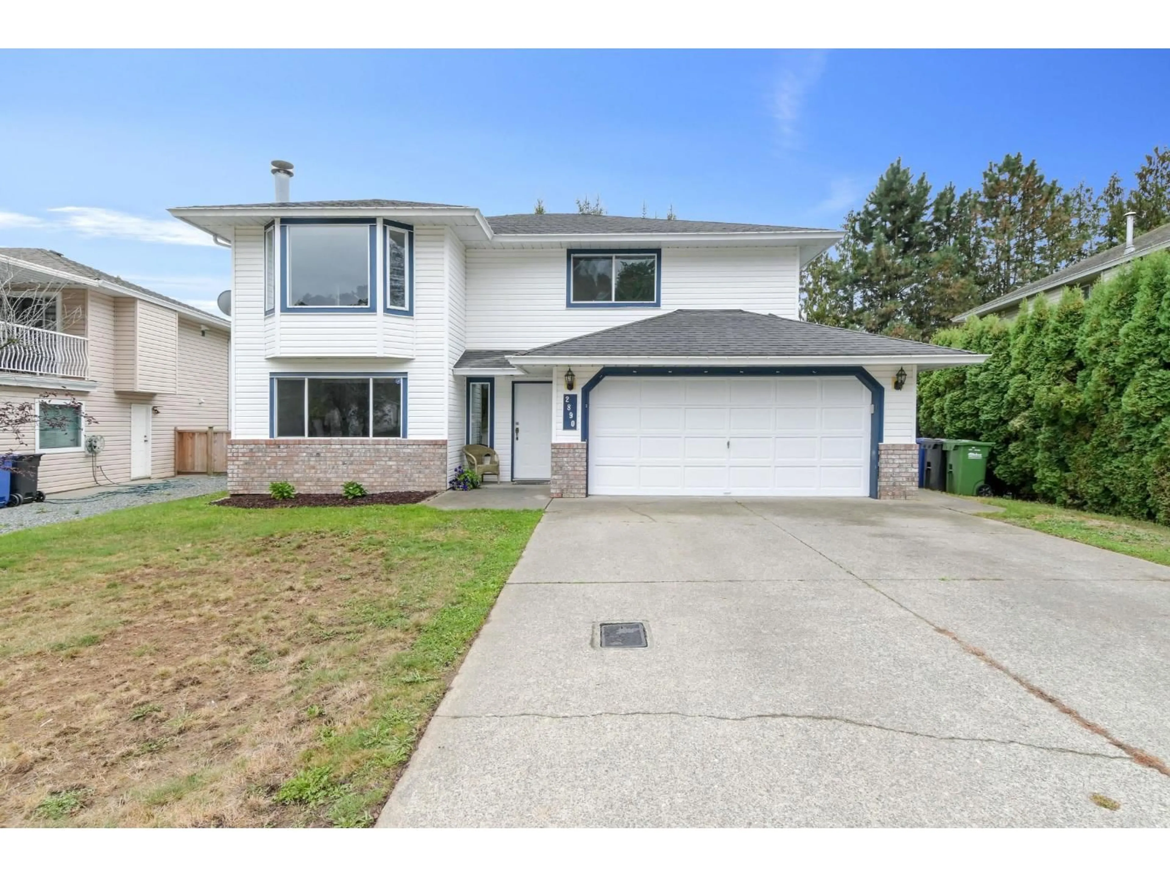 Home with vinyl exterior material, street for 2890 CROSSLEY, Abbotsford British Columbia V2T5H2