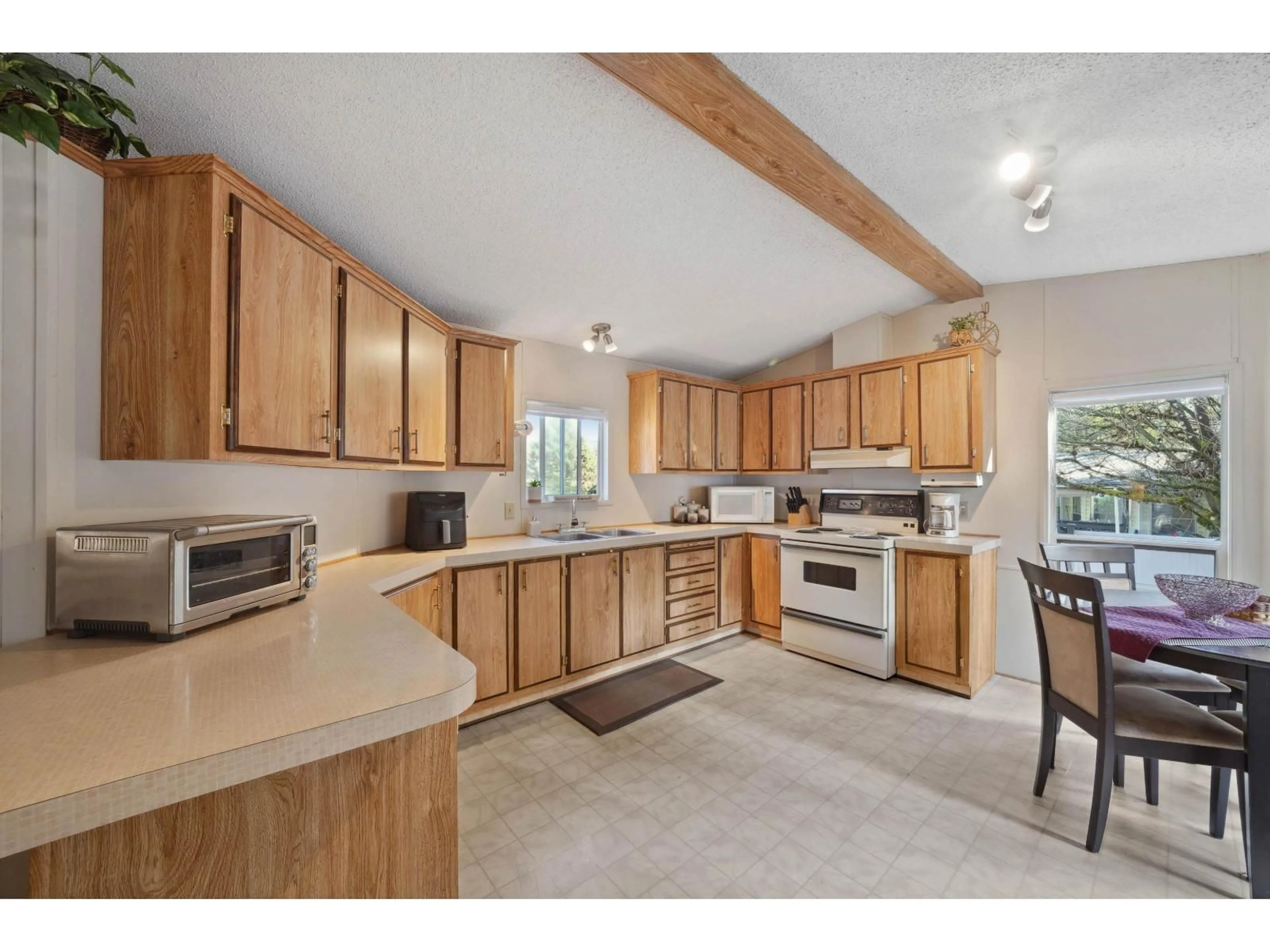 Open concept kitchen, unknown for 34 - 10221 WILSON, Mission British Columbia V4S1E2