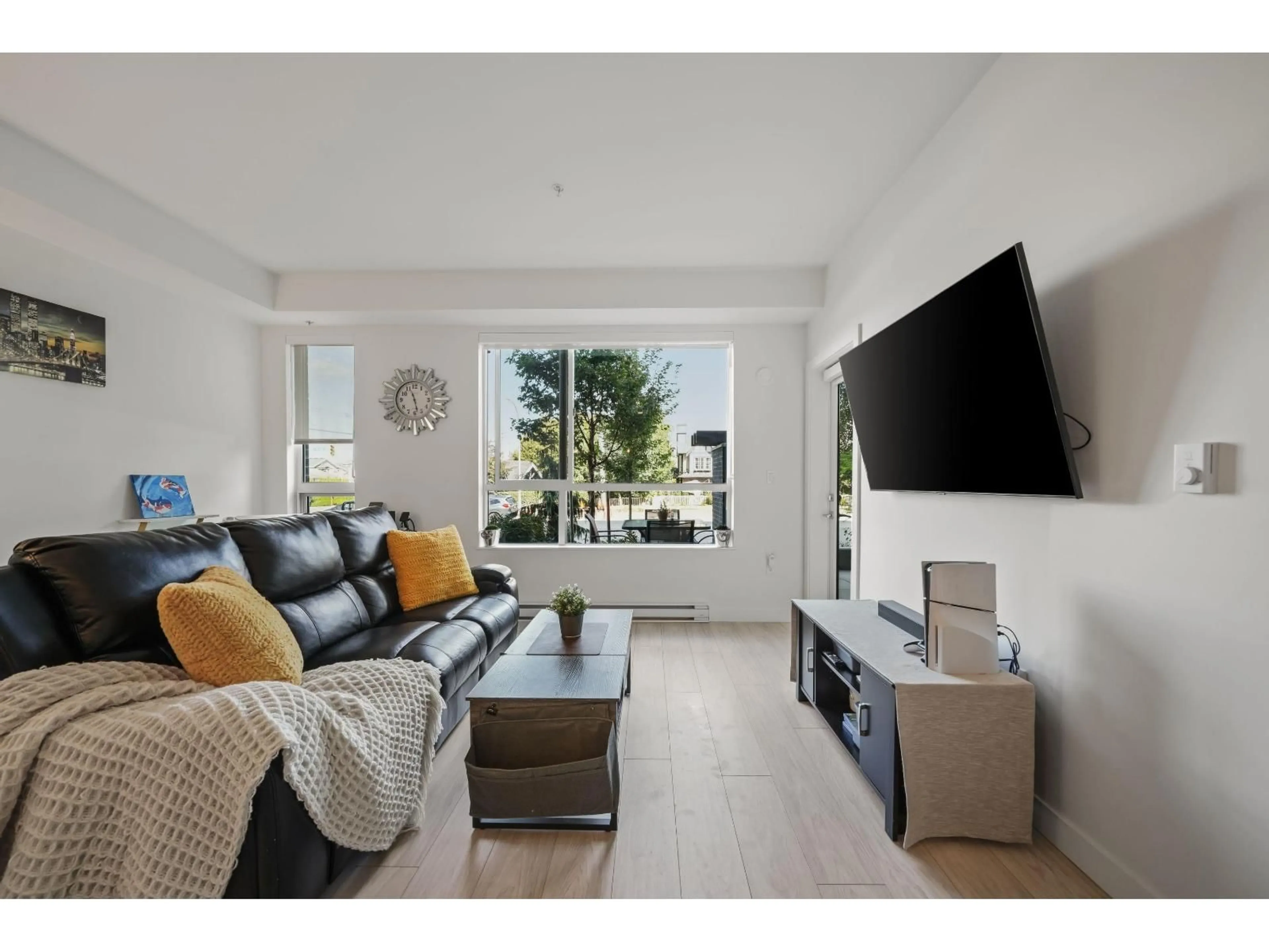 Living room with furniture, unknown for B119 - 20834 80, Langley British Columbia V2Y3M6
