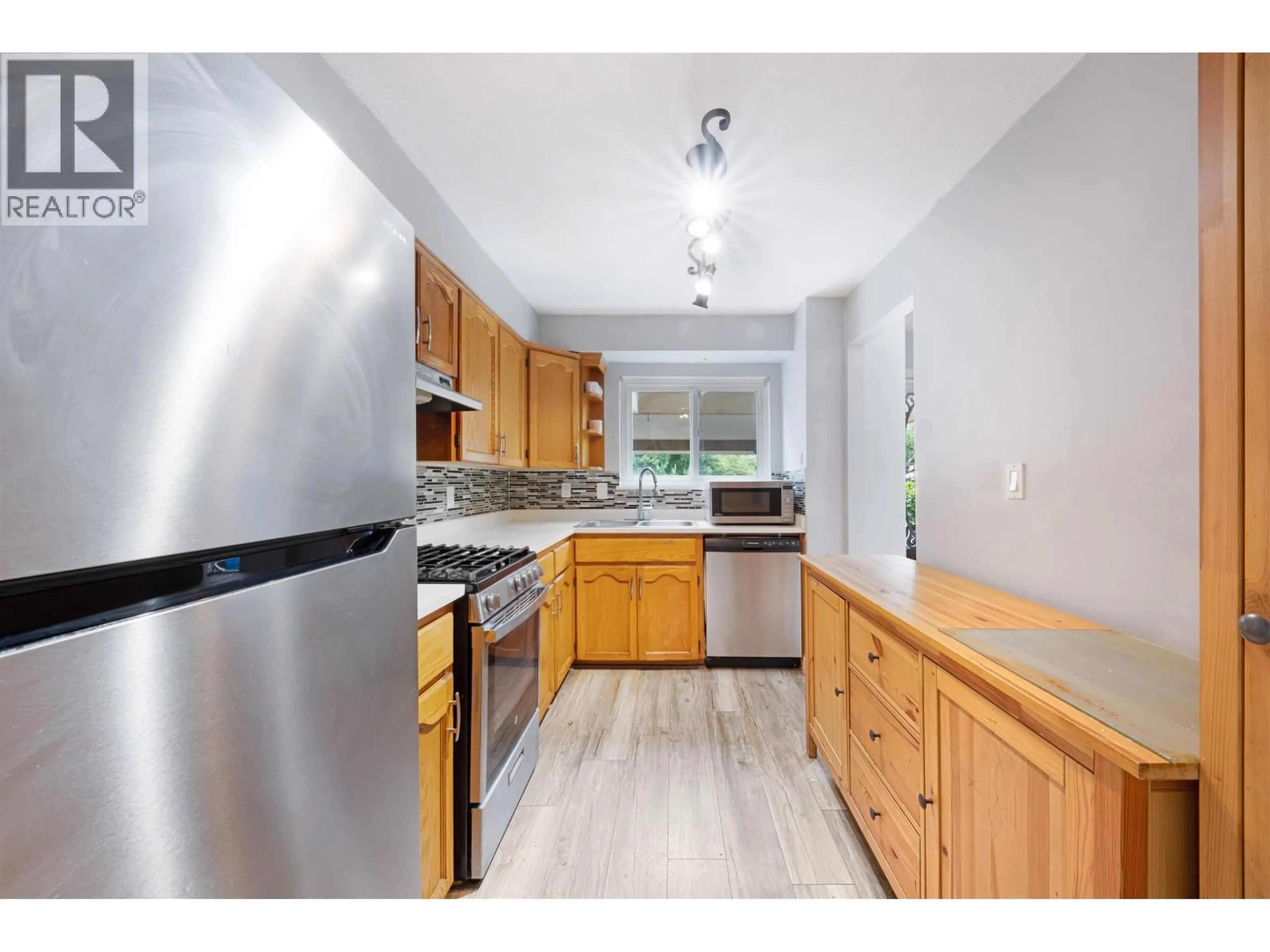 Standard kitchen, unknown for 11699 FULTON STREET, Maple Ridge British Columbia V2X6L3