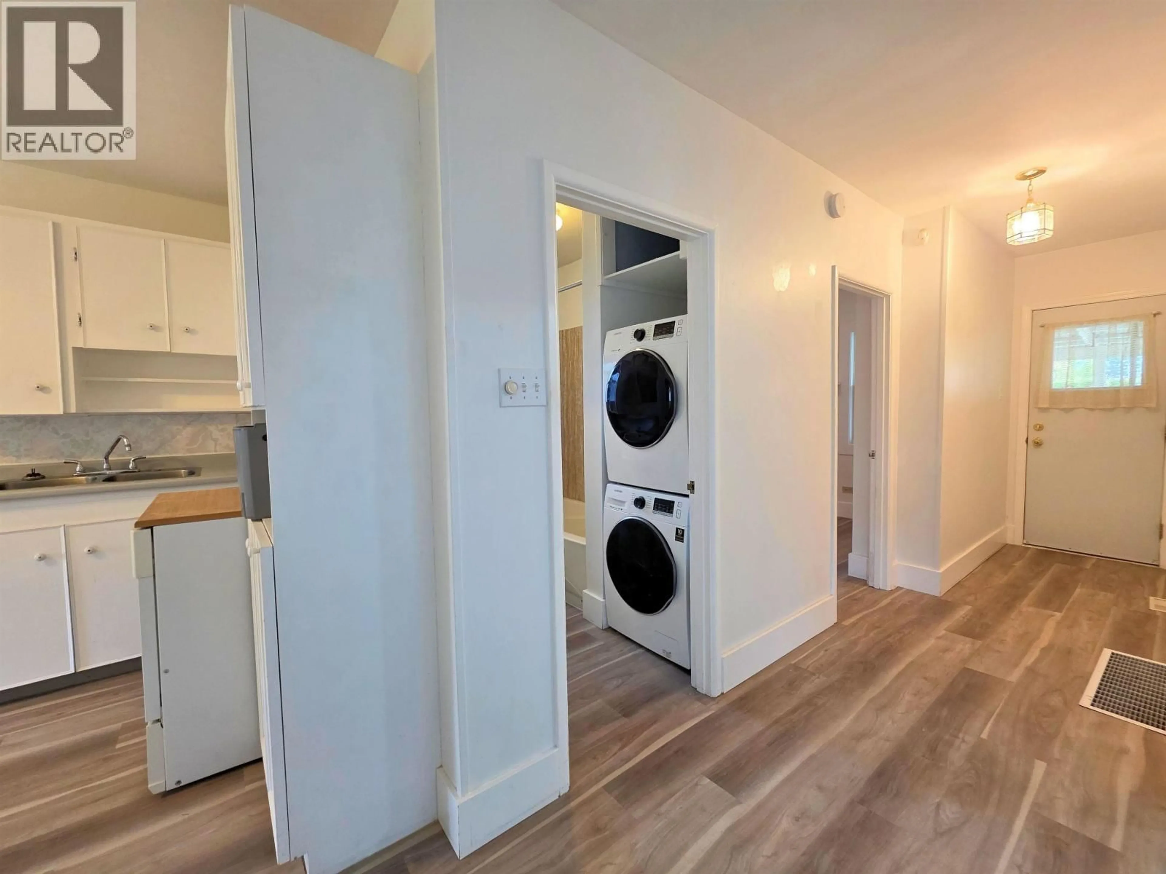 Laundry room for 824 GILLETT STREET, Prince George British Columbia V2M2T9