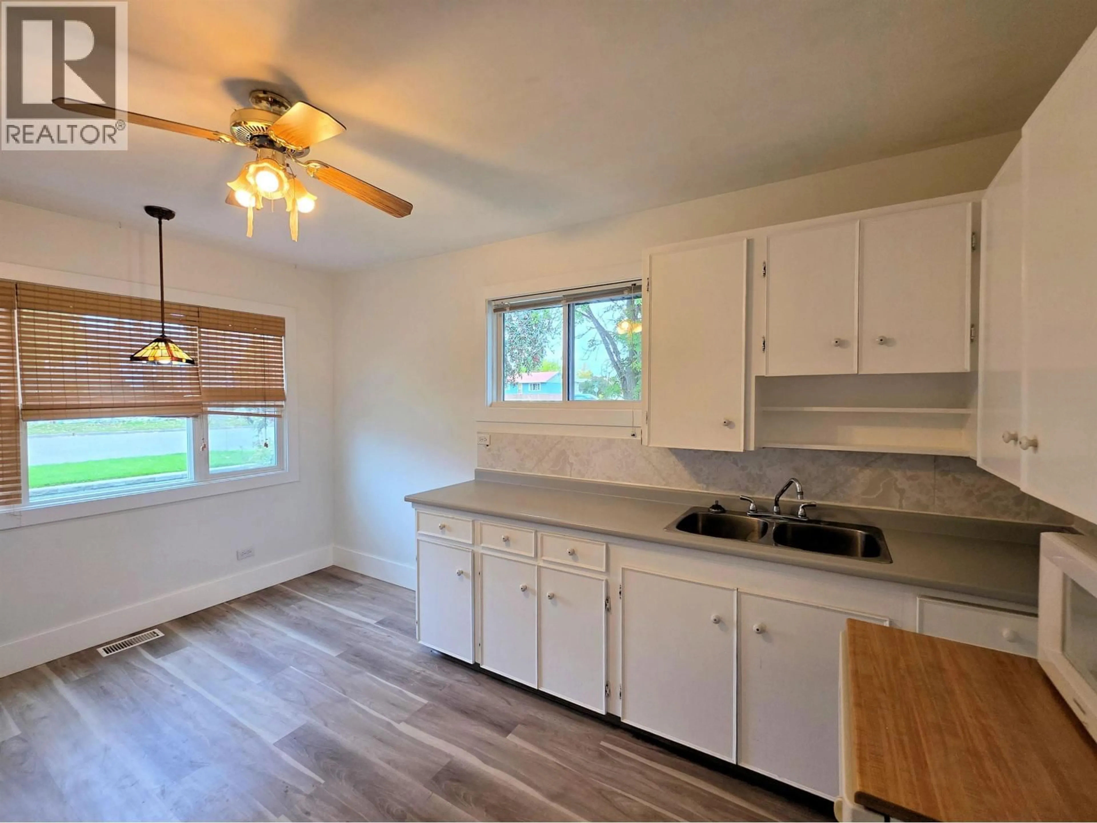 Standard kitchen, unknown for 824 GILLETT STREET, Prince George British Columbia V2M2T9