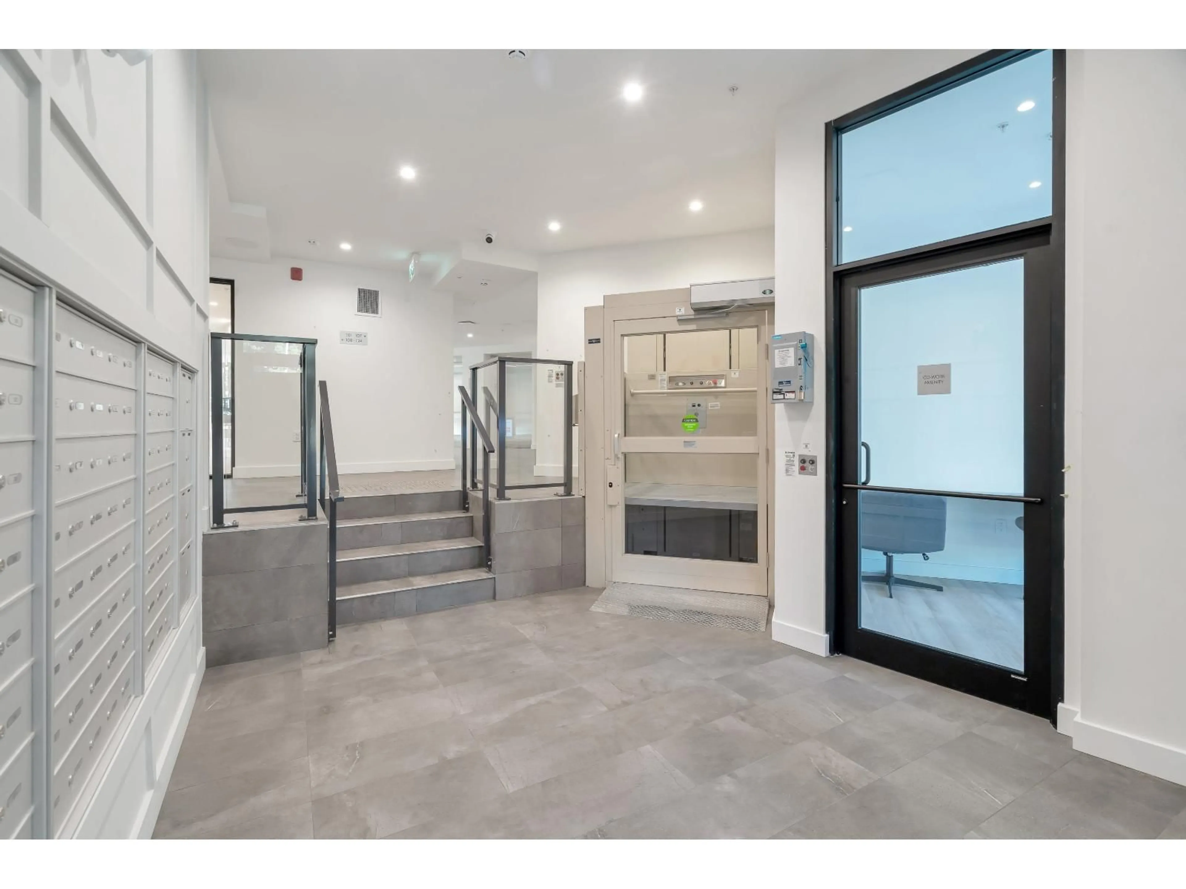 Indoor foyer for 223 - 13788 76, Surrey British Columbia V3W3V9