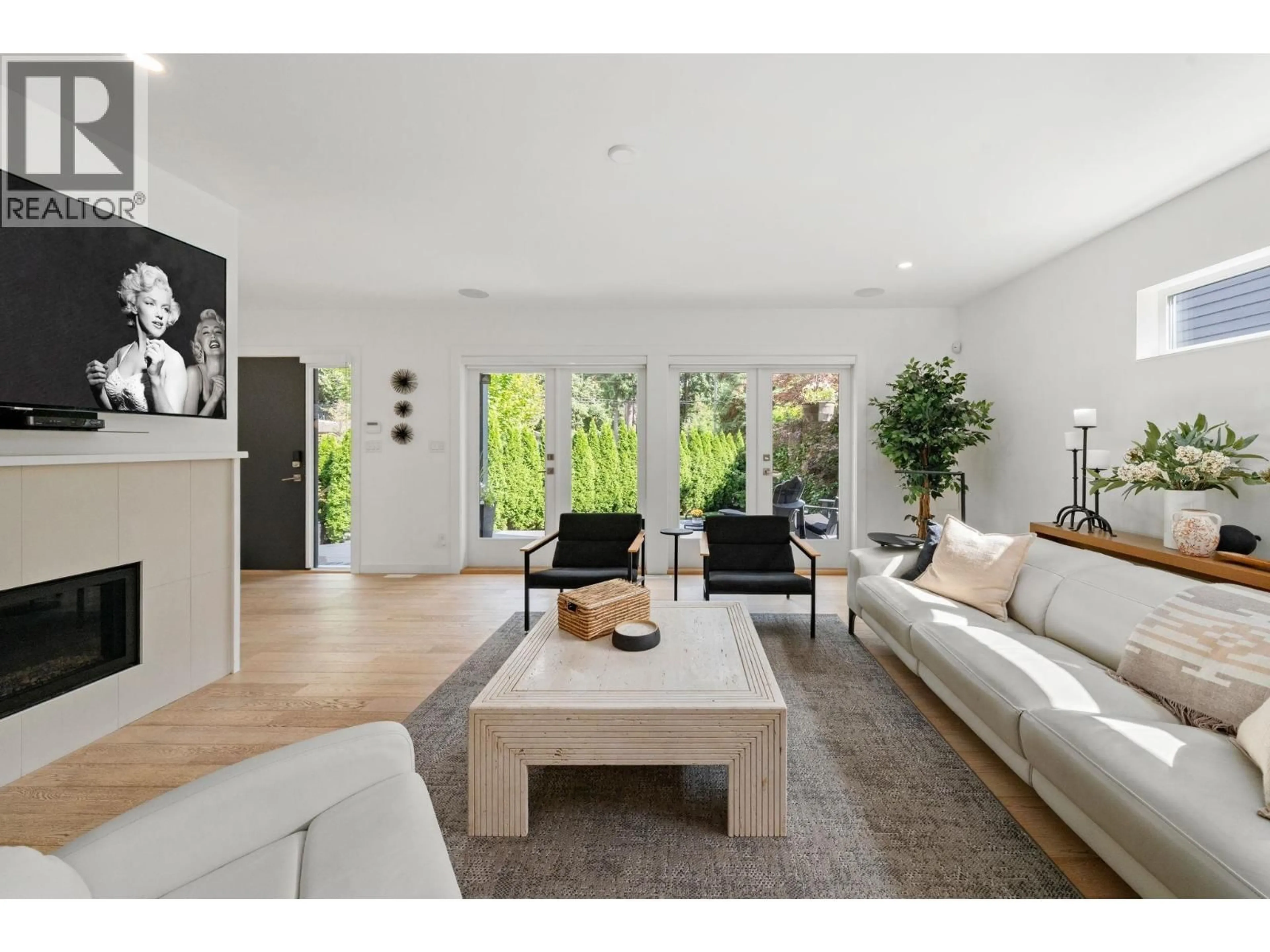 Living room with furniture, unknown for 2025 MACKAY AVENUE, North Vancouver British Columbia V7P2M8