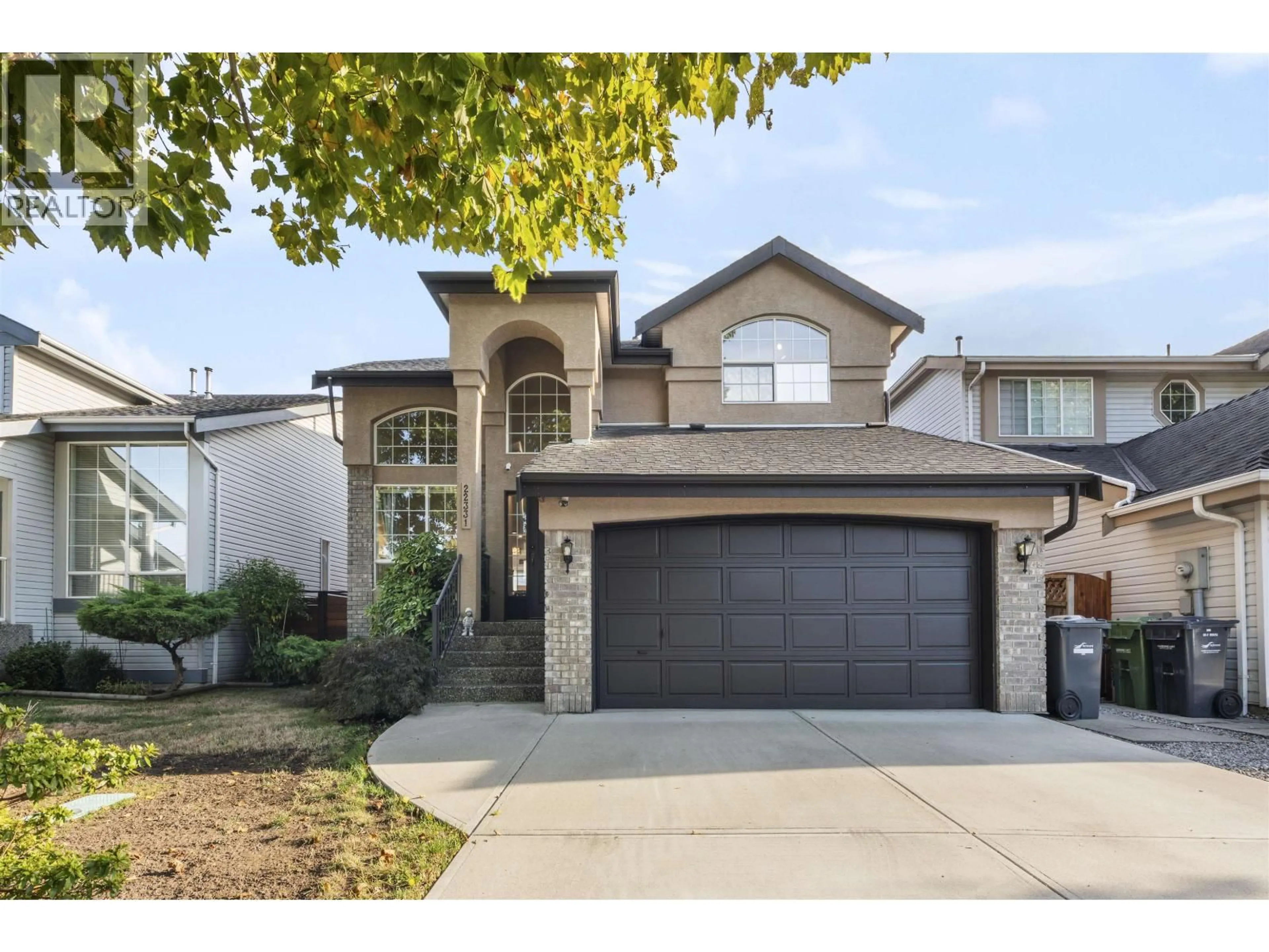 Home with vinyl exterior material, street for 22331 COCHRANE DRIVE, Richmond British Columbia V6V2T9