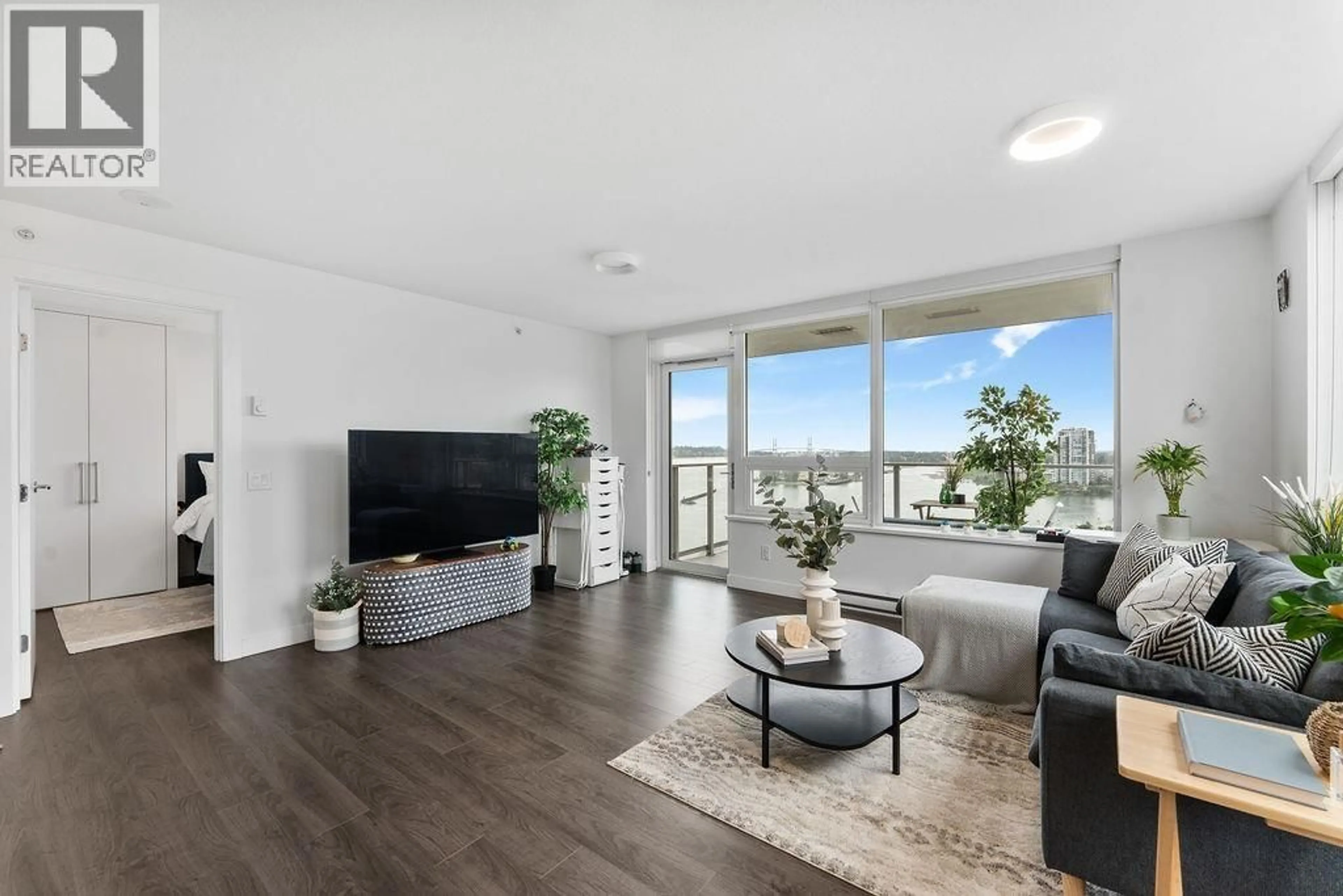 Living room with furniture, unknown for 1502 - 988 QUAYSIDE DRIVE, New Westminster British Columbia V3M0L5