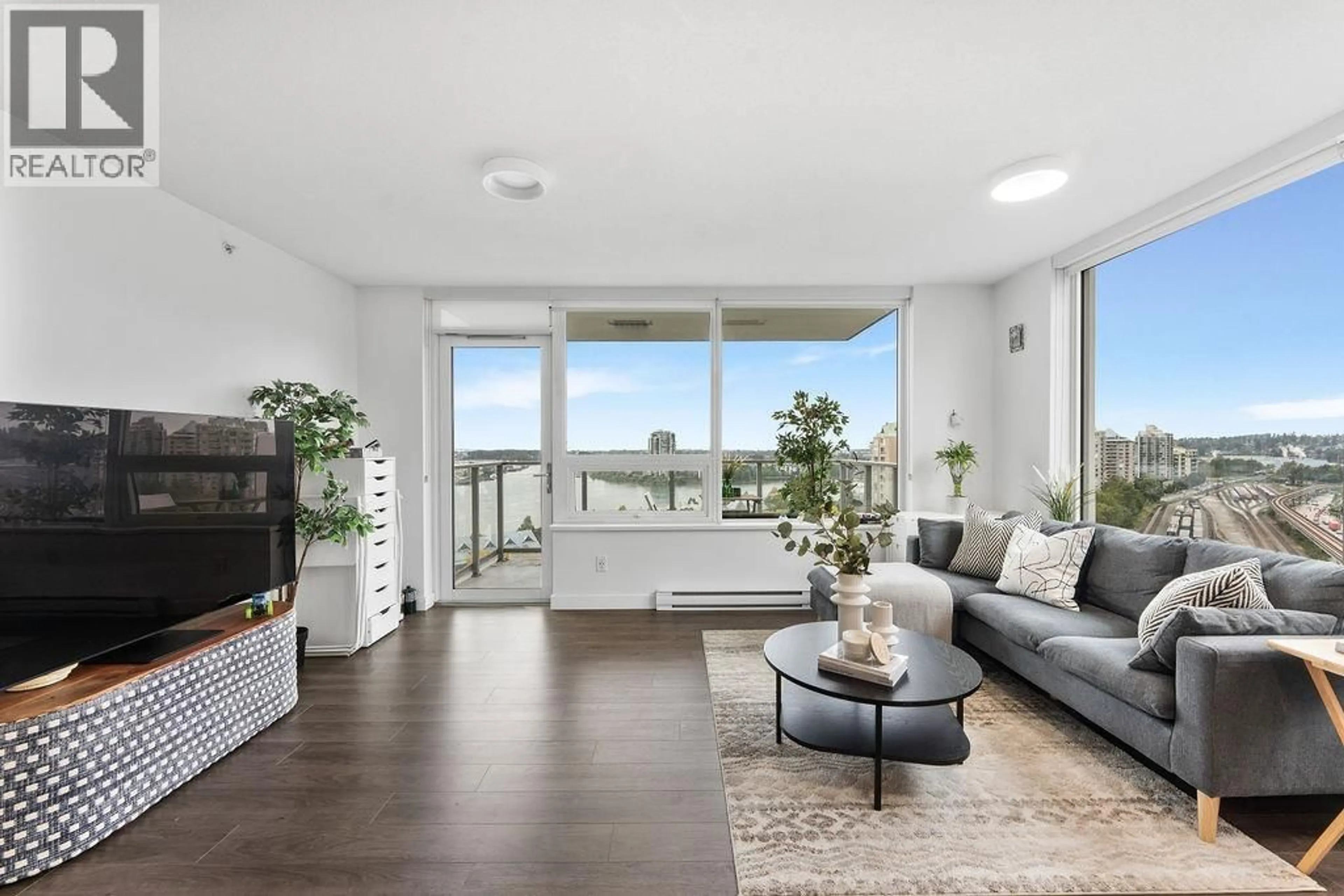 Living room with furniture, unknown for 1502 - 988 QUAYSIDE DRIVE, New Westminster British Columbia V3M0L5